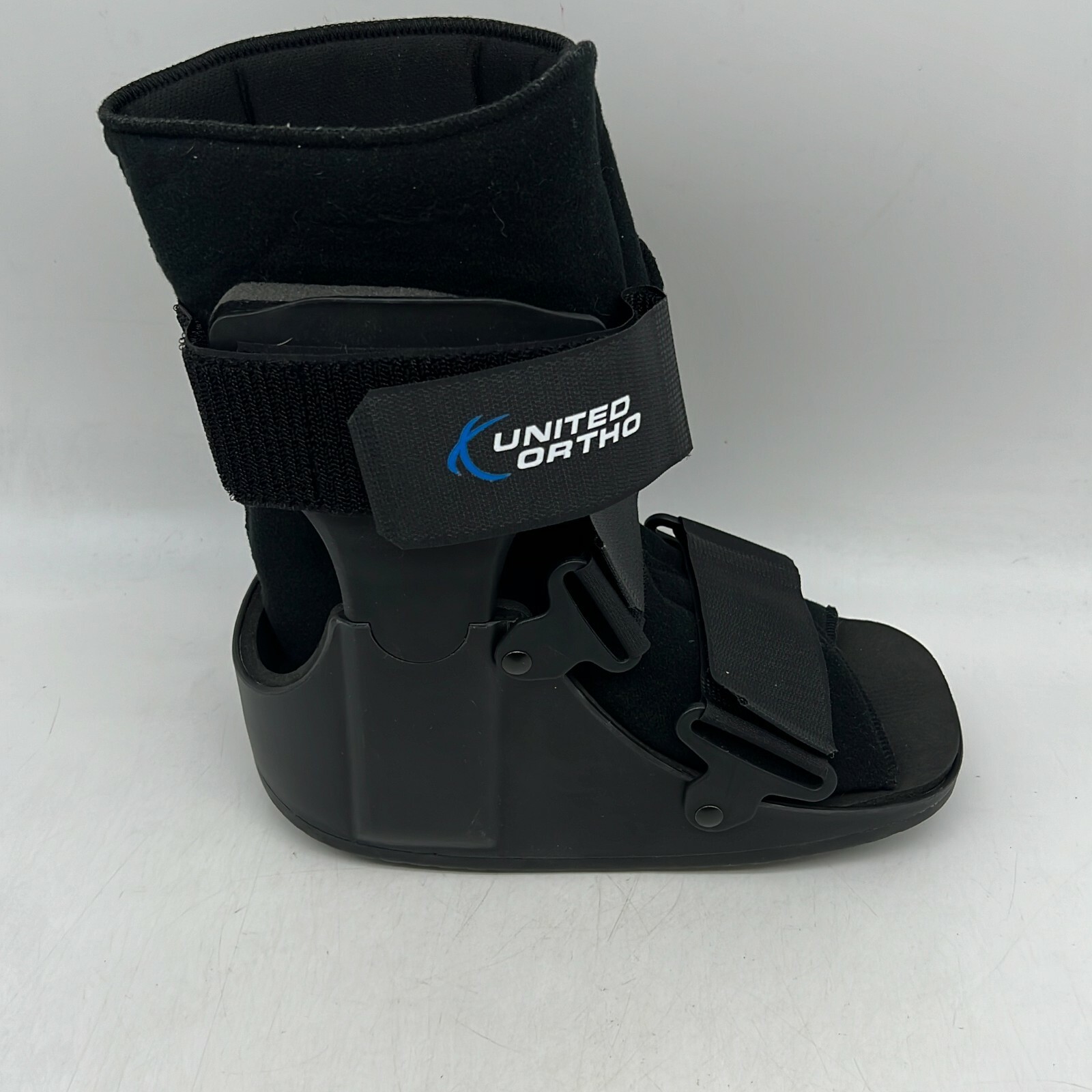United Ortho Black Short Air Cam Walker Adjustable Fracture Boot Size Small