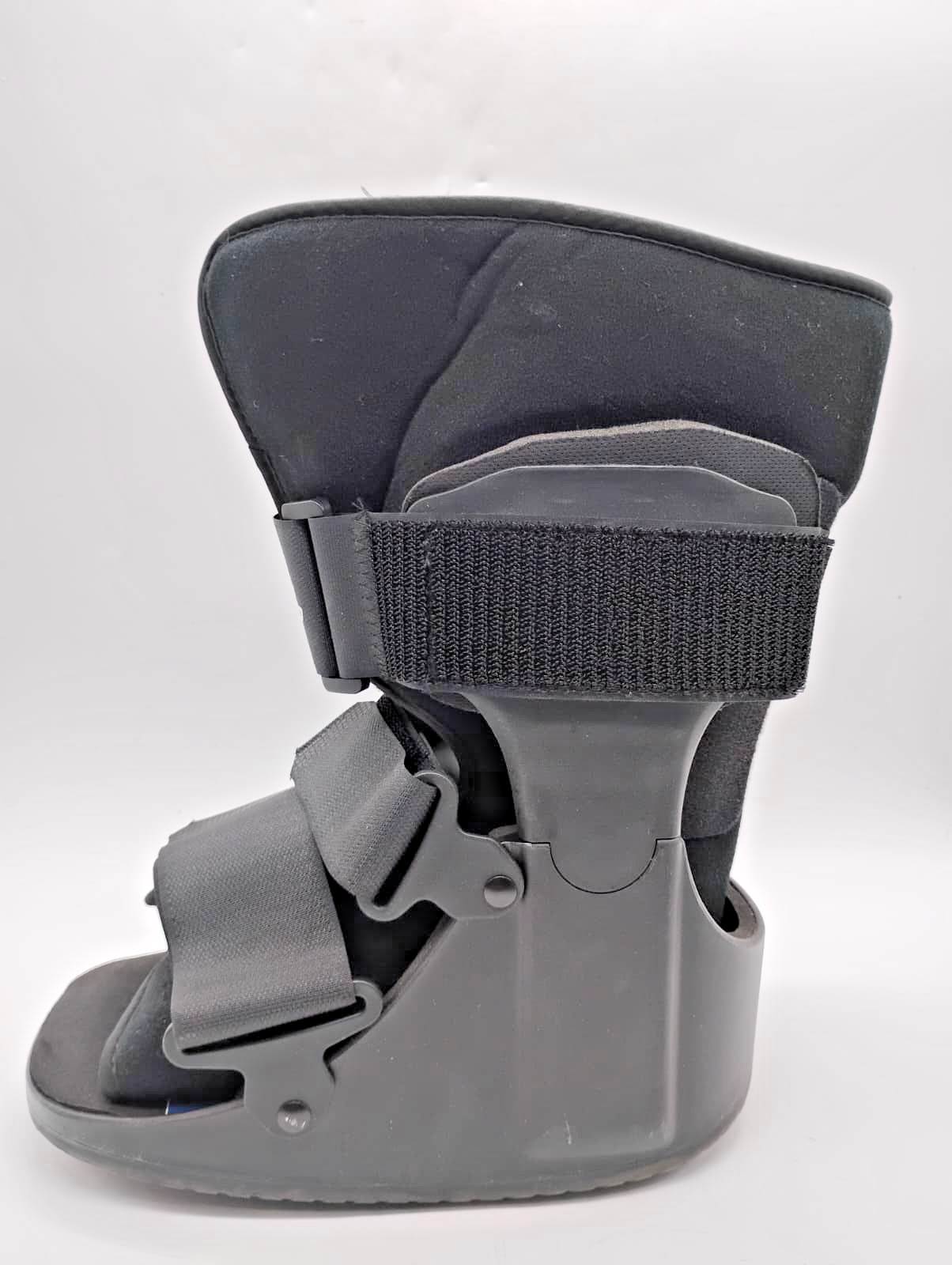 United Ortho USA14111 Short Air Cam Walker Fracture Boot XS Black Left Right