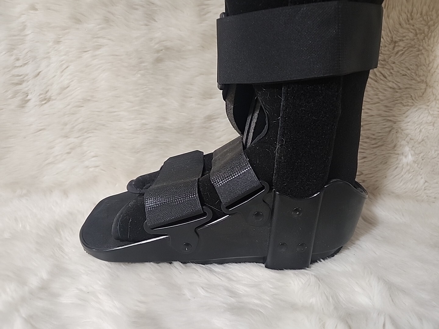 Darco Body Armor Walker Boot w/ Square Toe Guard 18″ Tall Cushion Air Liner Sz 1
