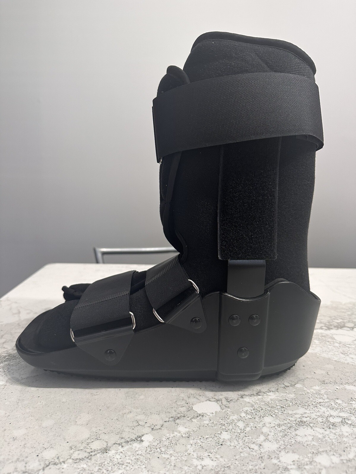 Walking Boot Fracture Boot for Broken Foot, Sprained Ankle-Medium