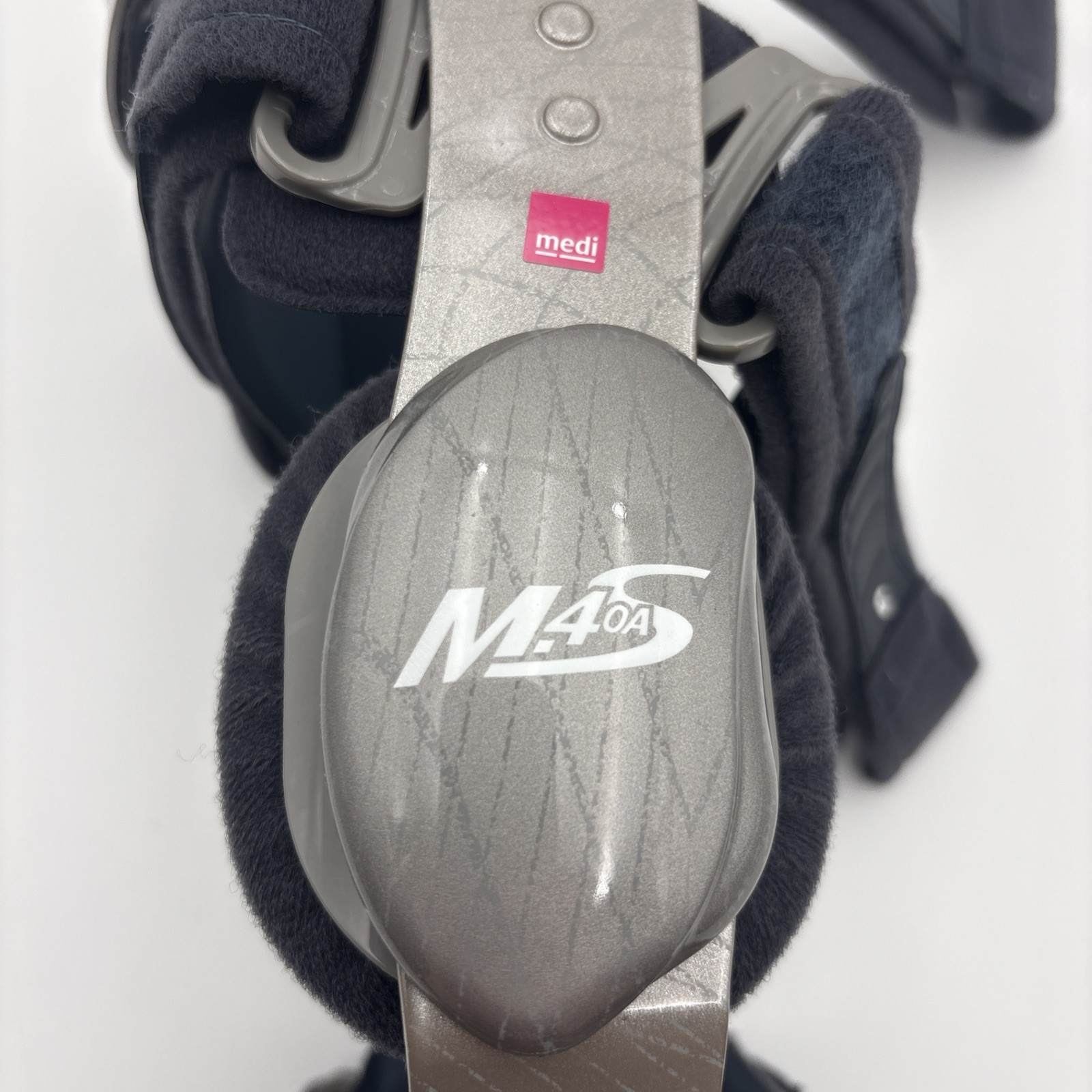 Medi M.4 OA Varus Right Small Compact Knee Brace Orthoarthritis Pain Relief
