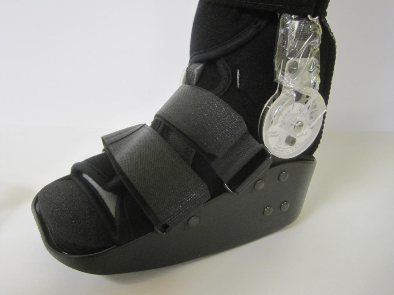 New Procare MaxTrax ROM Walker Adjustable Boot 79-95333 Small