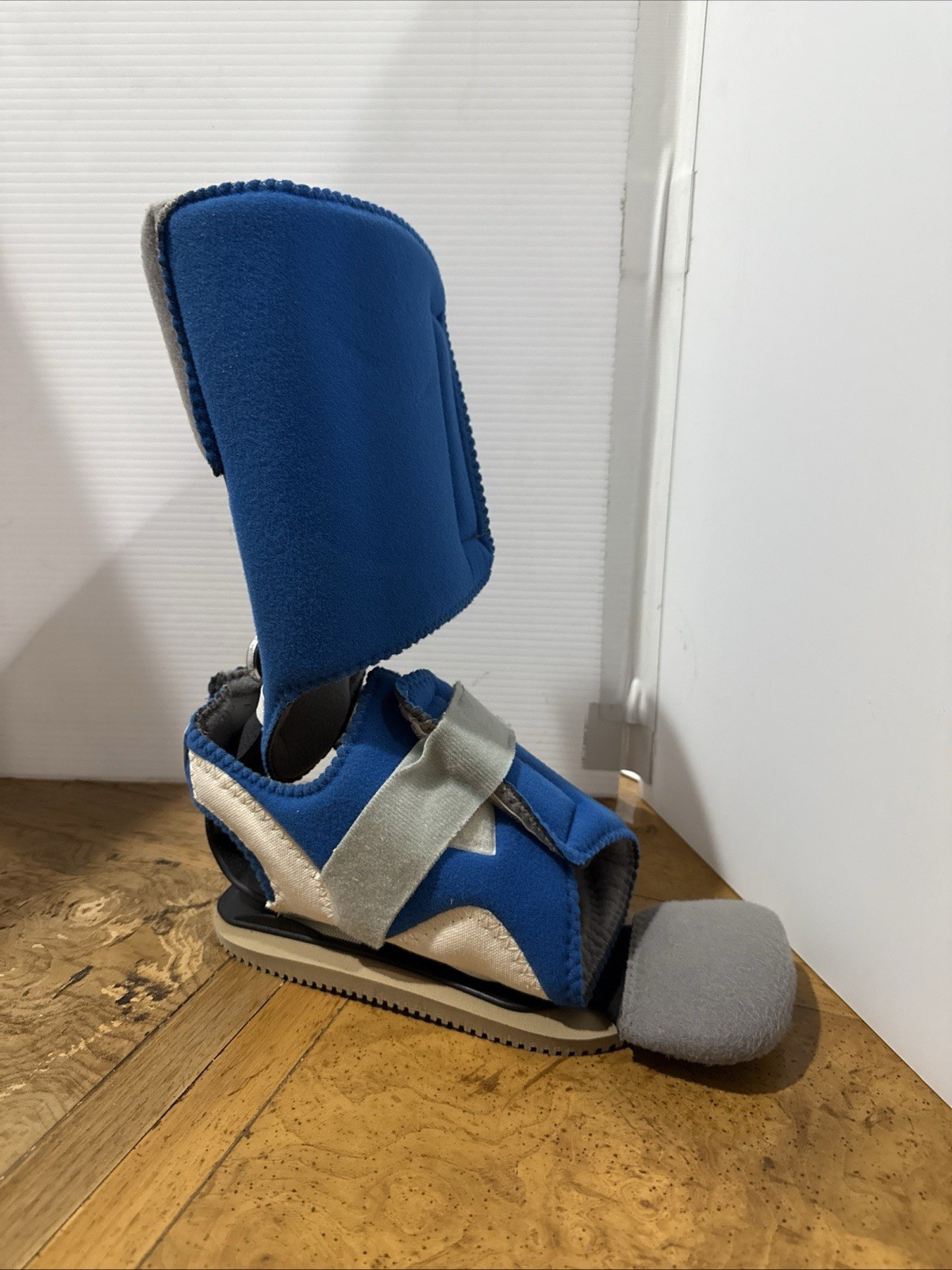 PAIR Foot Drop Splint MPO 2000 MEDIUM Hook and Loop Closure Left or Right Foot
