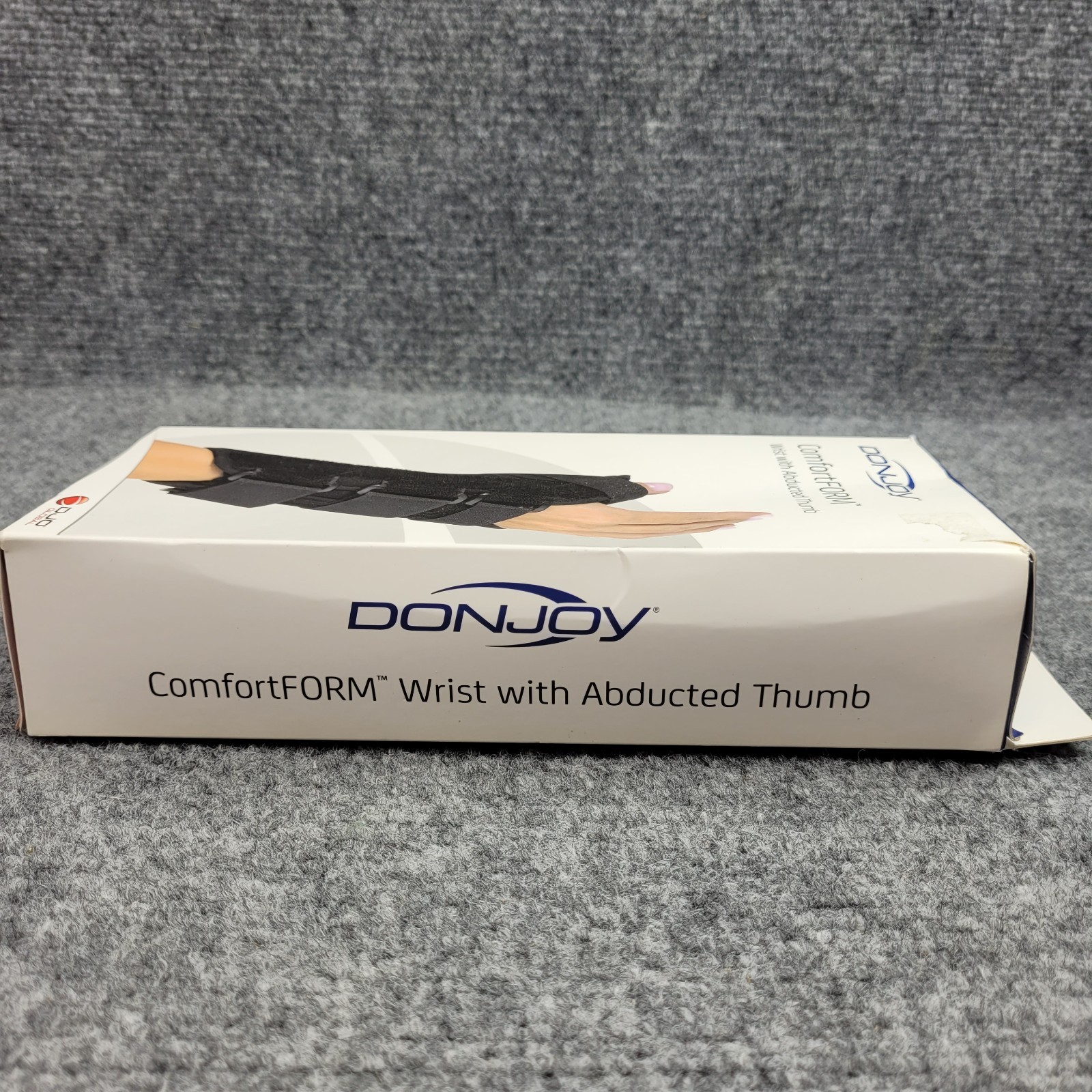 DonJoy ComfortForm Wrist Support Brace / Medium / Right Hand