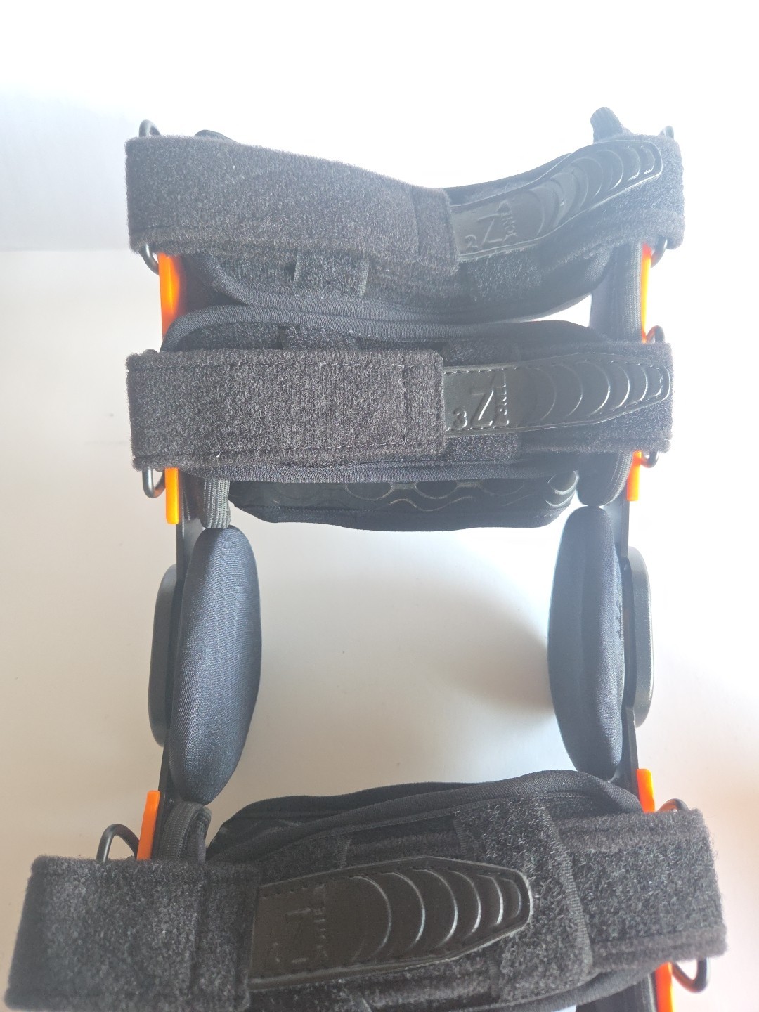 Z1 K2 Knee Brace for ACL Ligament Sports Injuries OA & Knee Pain for Men & Women