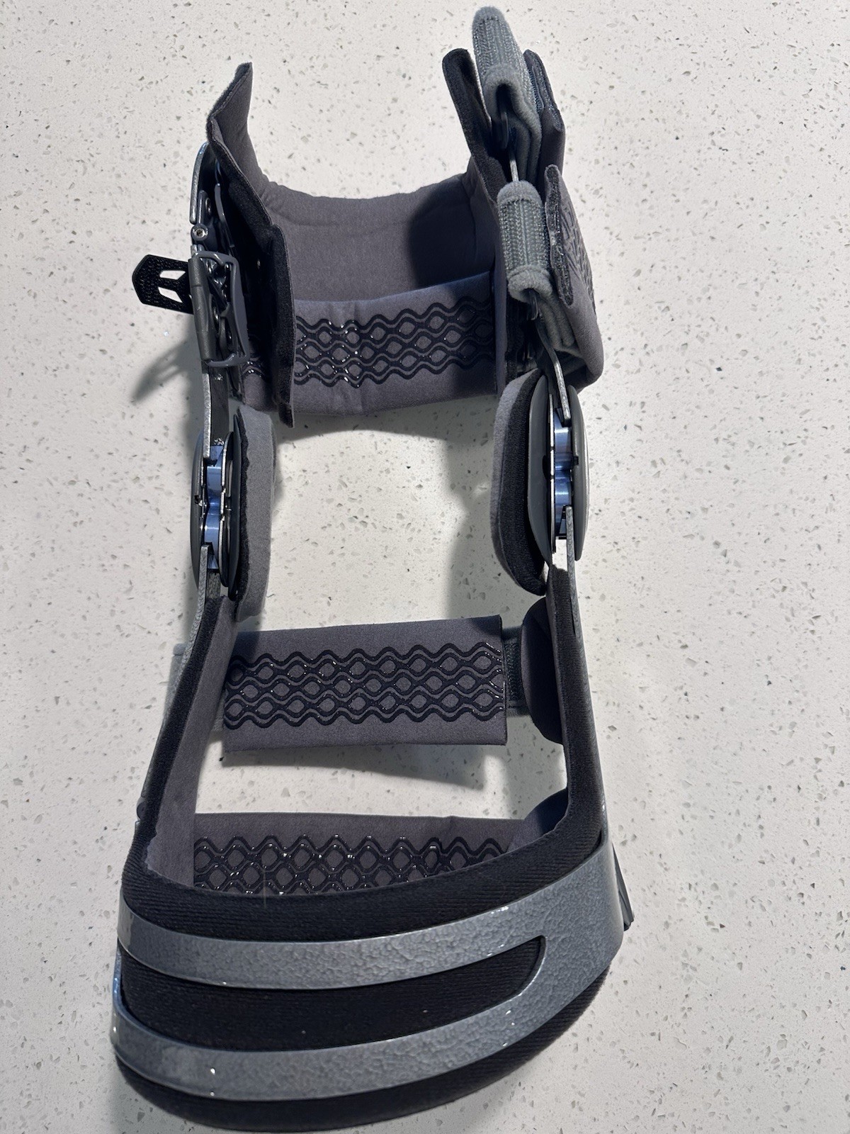NEW DonJoy Nano Adjustable Knee Brace Medial Stabilization Large, LEFT medial