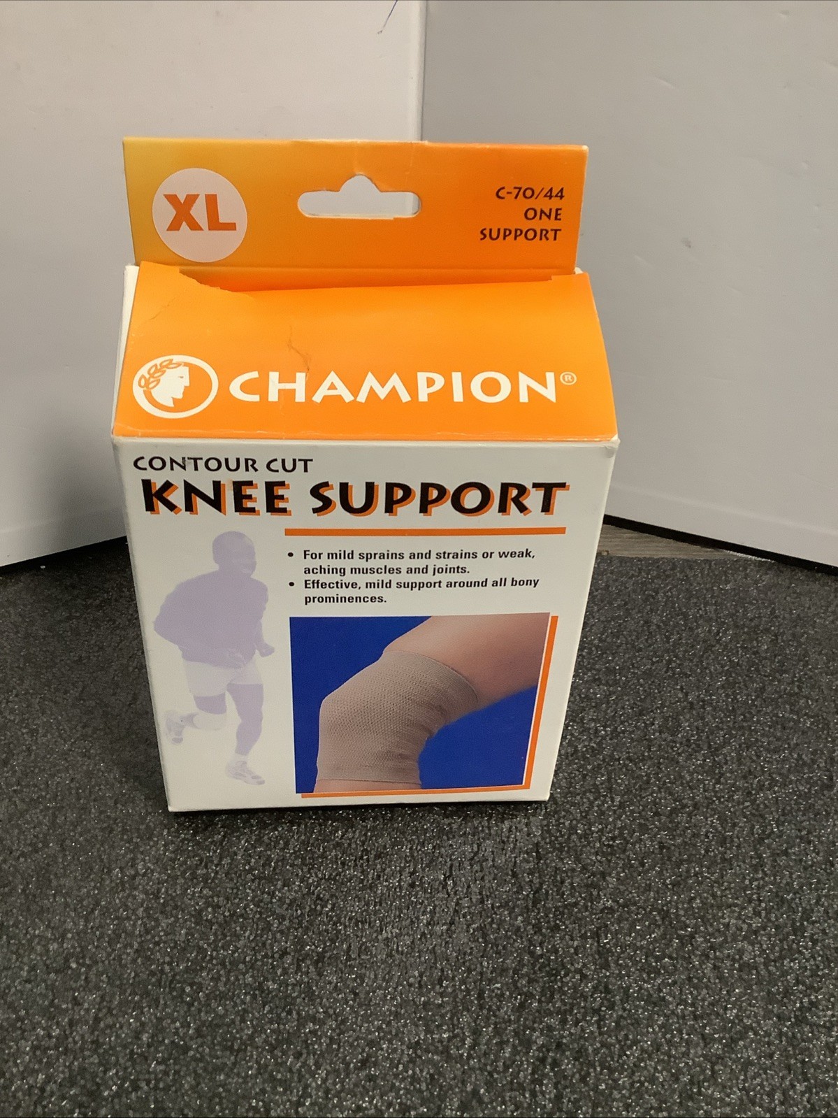 Champion Contour Cut Knee Support C-70 X Large 19-21.75″