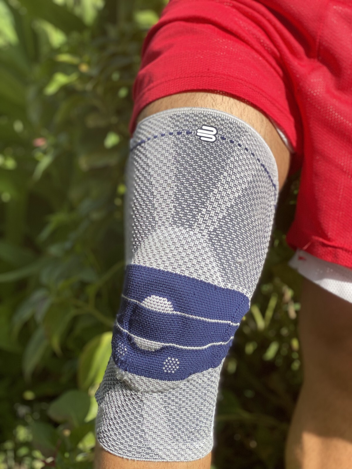 Bauerfeind GenuTrain Size 0 Silikon Dots on Top Knee Brace Patella Support Sleev