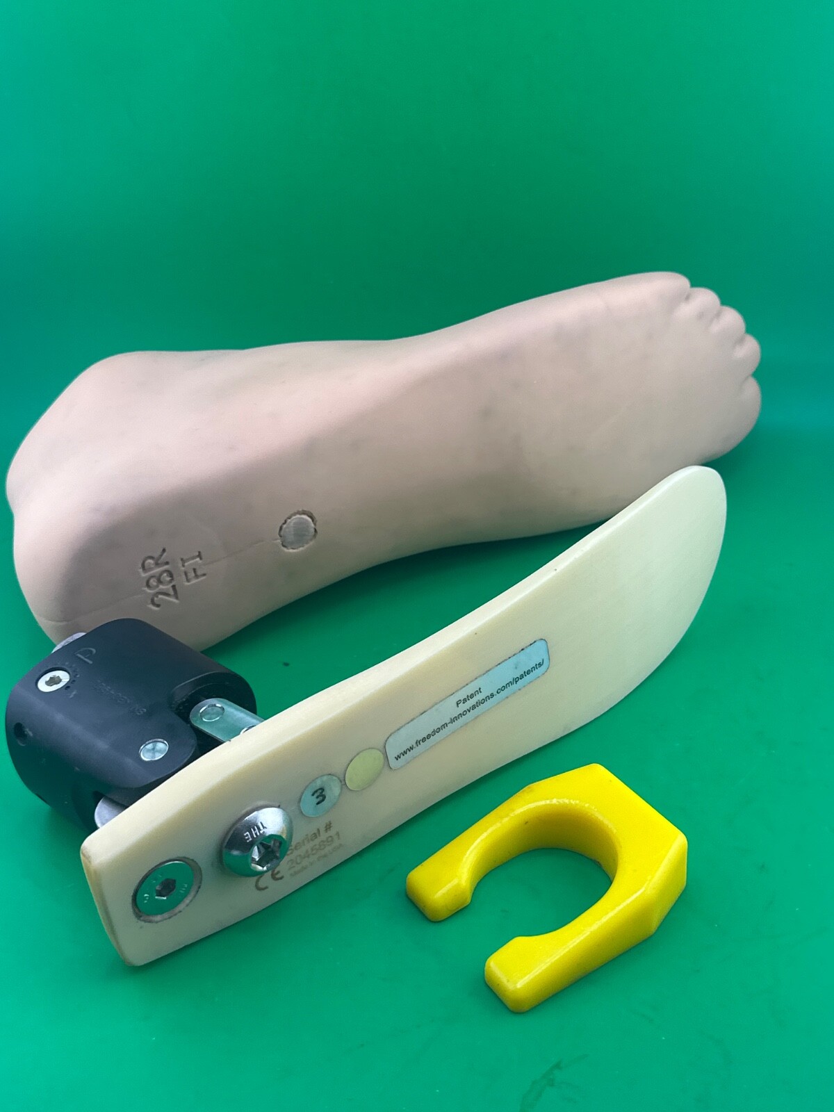 kintrol hydraulic ankle prosthetic foot Size 28 Category 3, Right shell