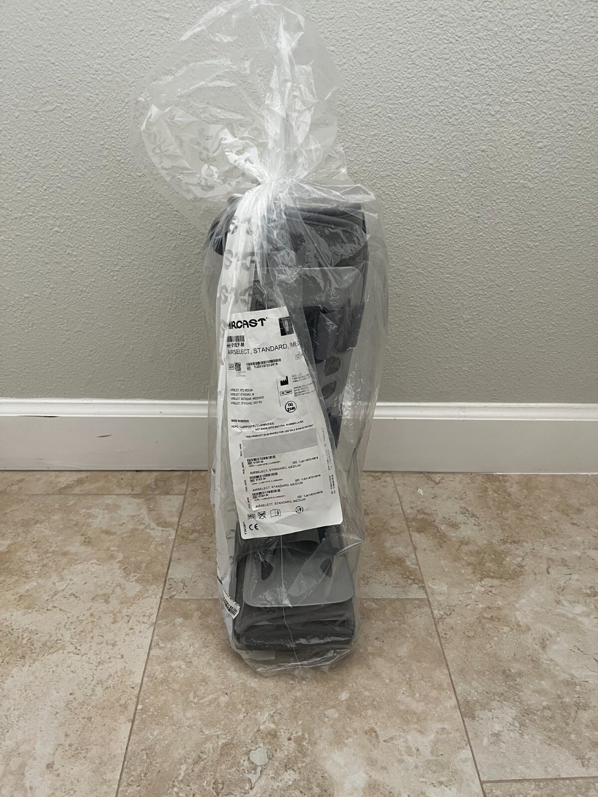 DJO AIRCAST AIRSELECT PNEUMATIC WALKING BOOT STANDARD, MEDIUM, NEW IN BAG