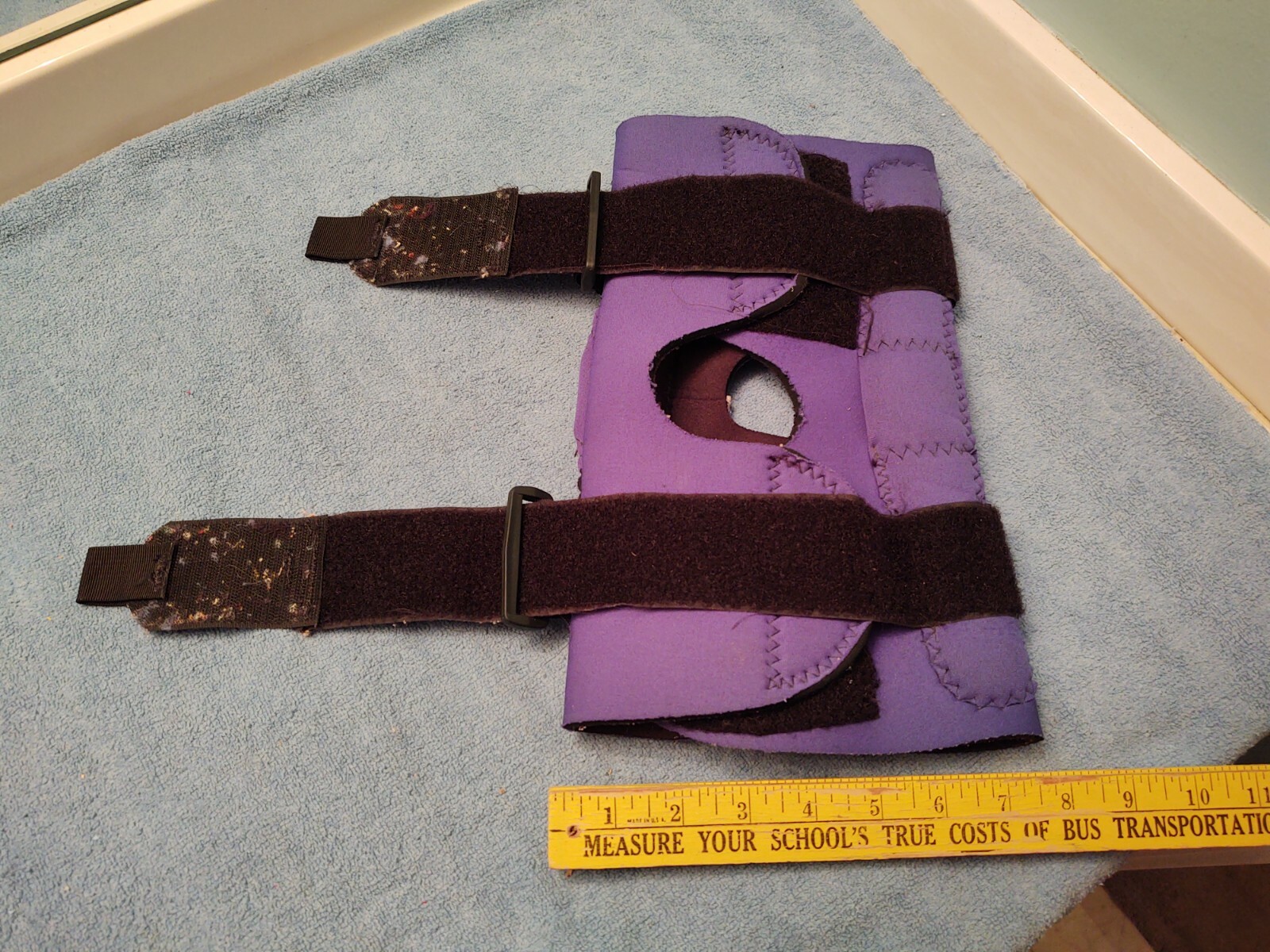 Knee Brace size M Blue & Black Adjustable, Stretchable, Easy Closure & Straps