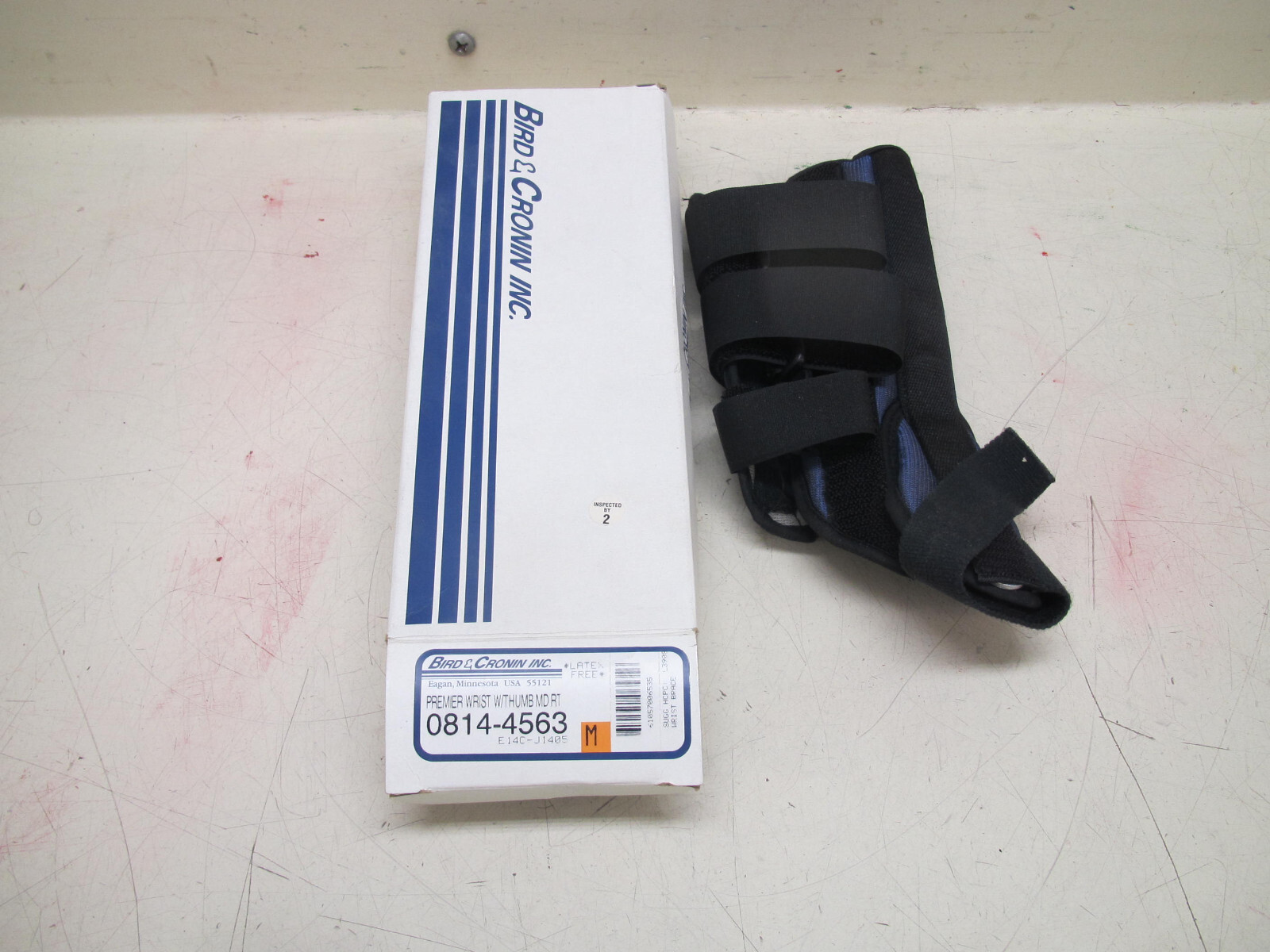 Bird & Cronin Premier 8″ Wrist Brace Immobilize With Thumb MD RT 0814-4563