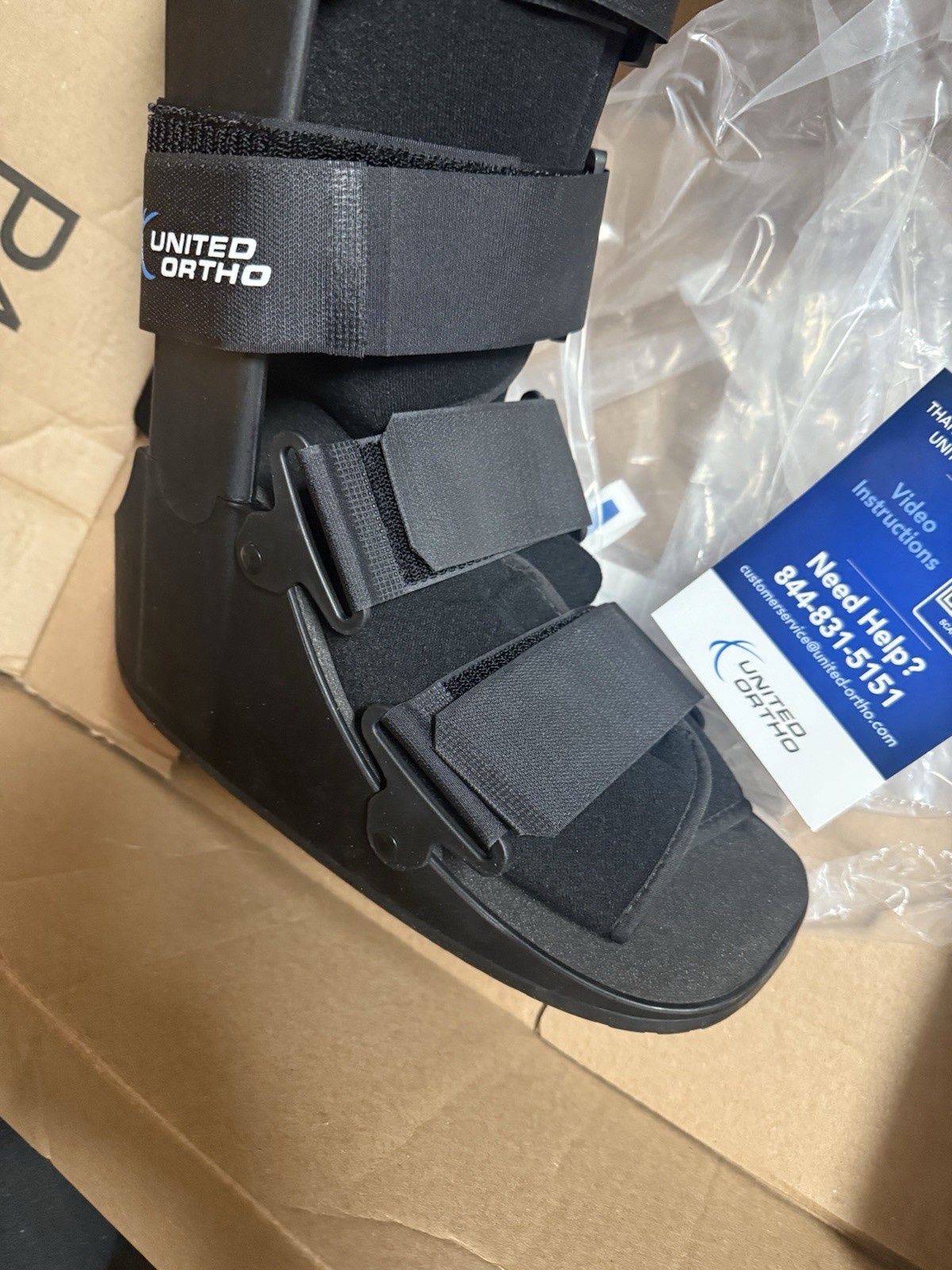 United Ortho Air Cam Walker Fracture Boot, Medium, Black Men 8-11 Woman 9-12