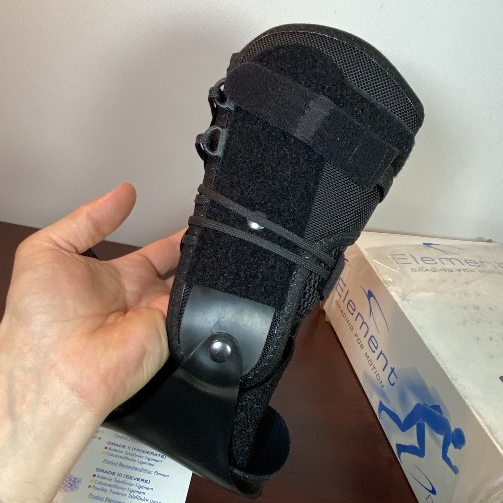 (NEW) MEDIUM RIGHT Foot DeRoyal Element Ankle Brace ELEMENT BRACING FOR MOTION