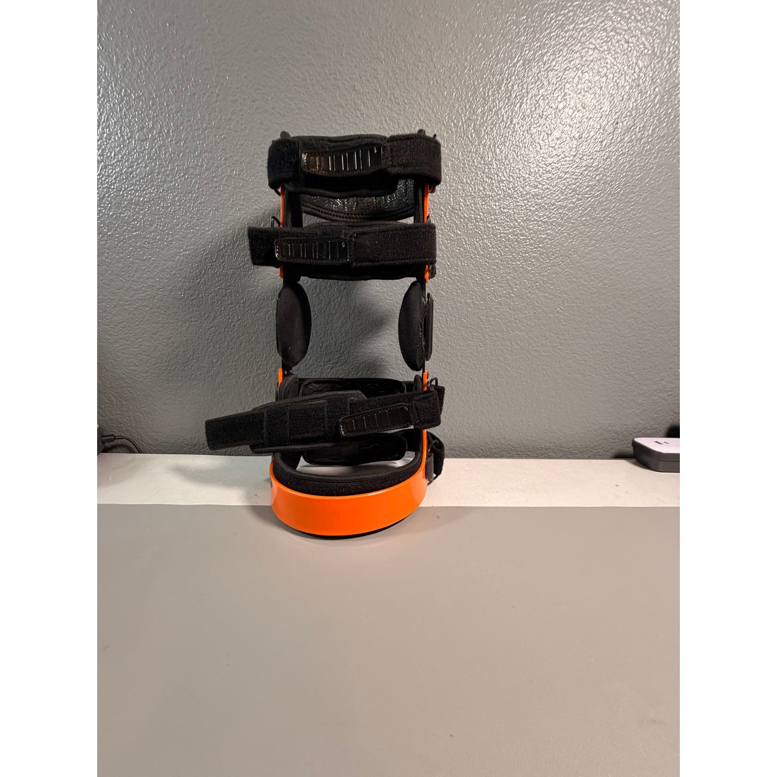 KGOI ELITE Orthopedic Knee Support Brace approximately size 15