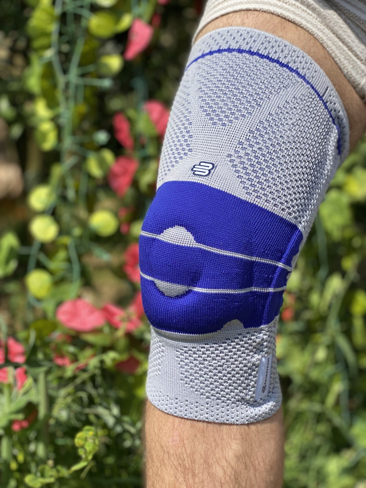Bauerfeind GenuTrain Size 3 Comfort Knee Brace Patella Support Meniscus Sleeve
