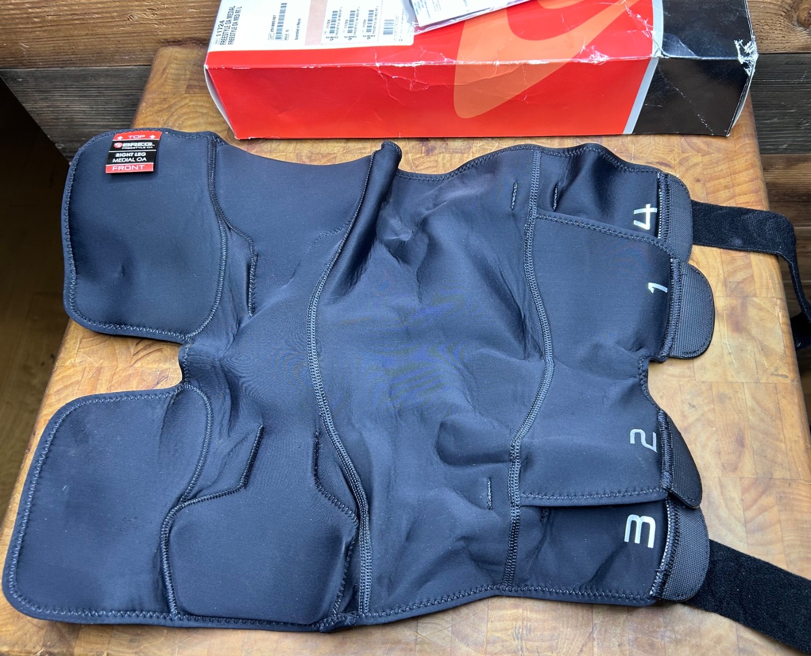 Breg Freestyle Medial OA MED RT L Brace Right Knee