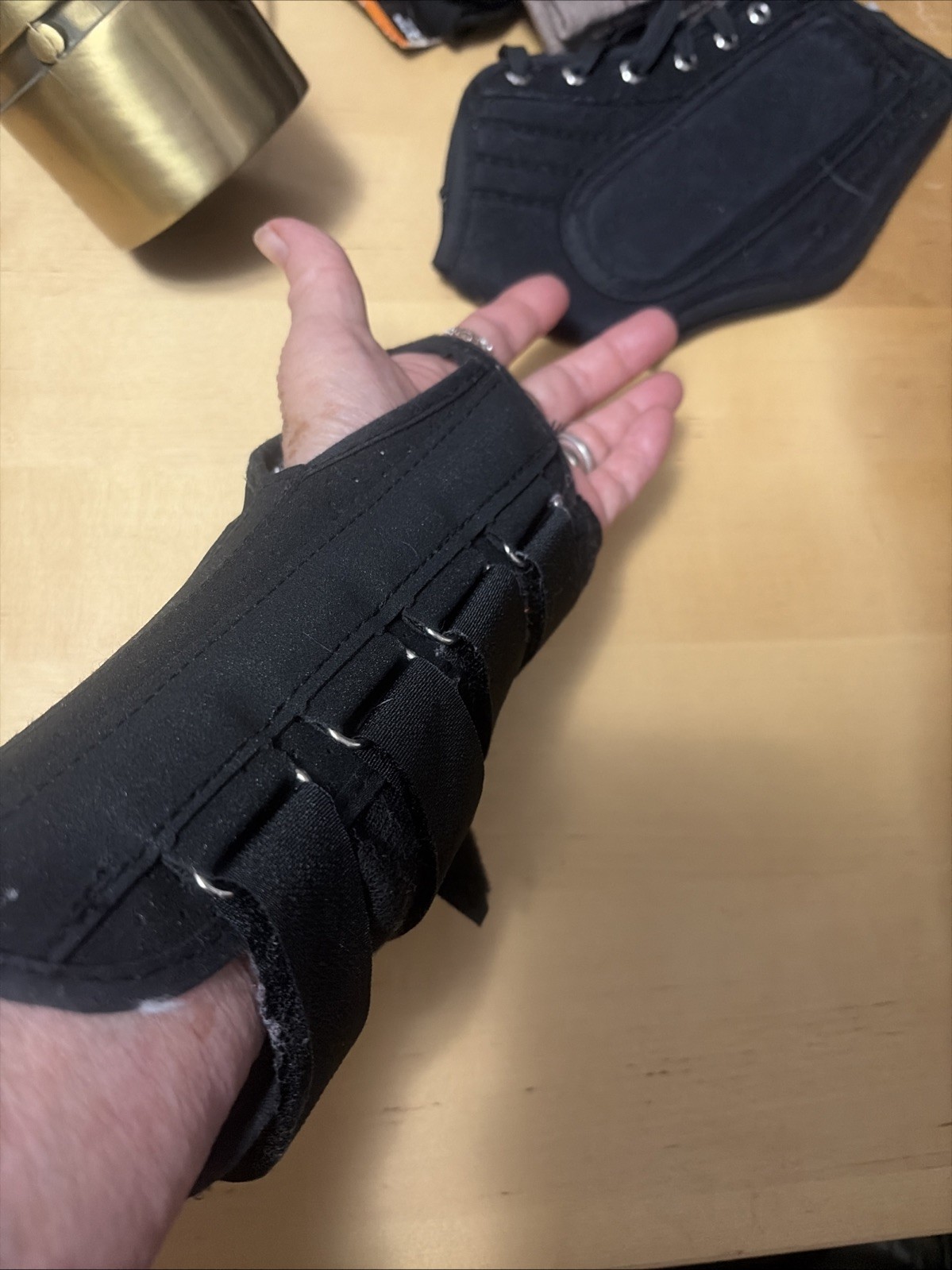 C E Canvas Wrist Splint for Left Hand. Size Medium