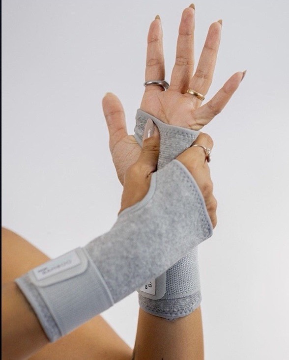 ONE COMPRESS Premium Bamboo Wrist Sleeve – Size Small