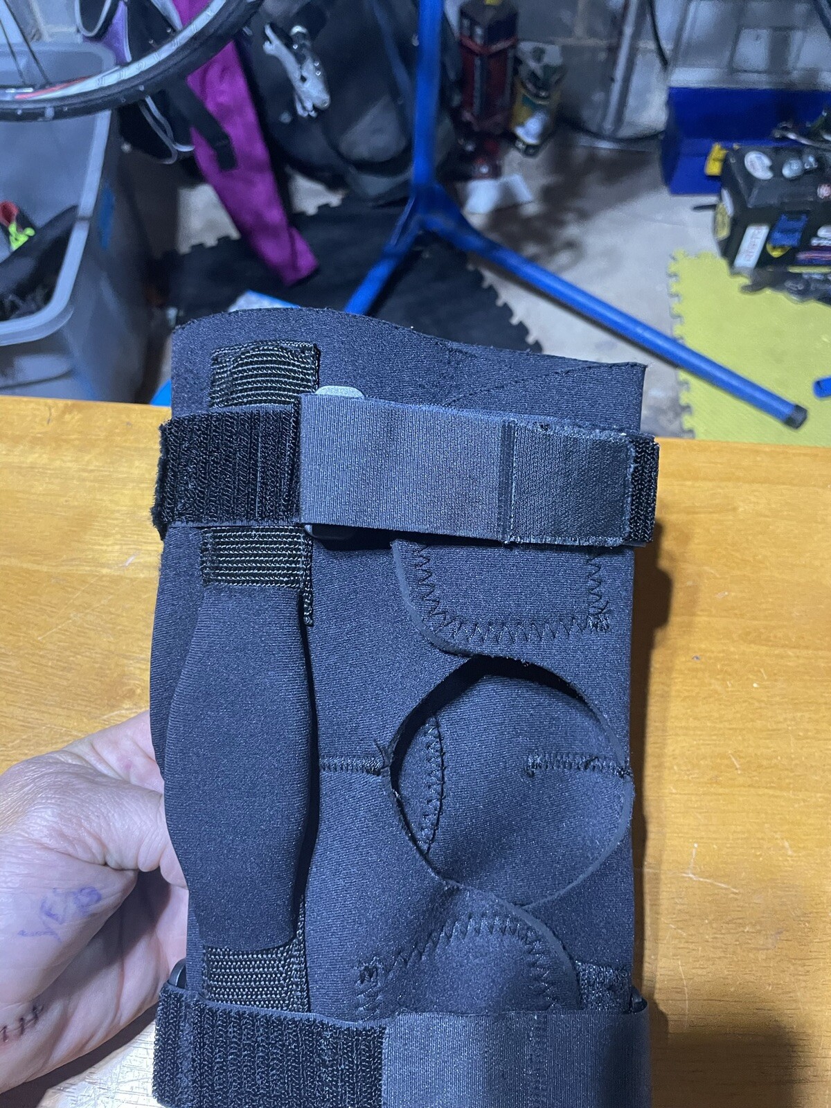 Futuro Sport Adjustable Knee Stabilizer Knee Brace