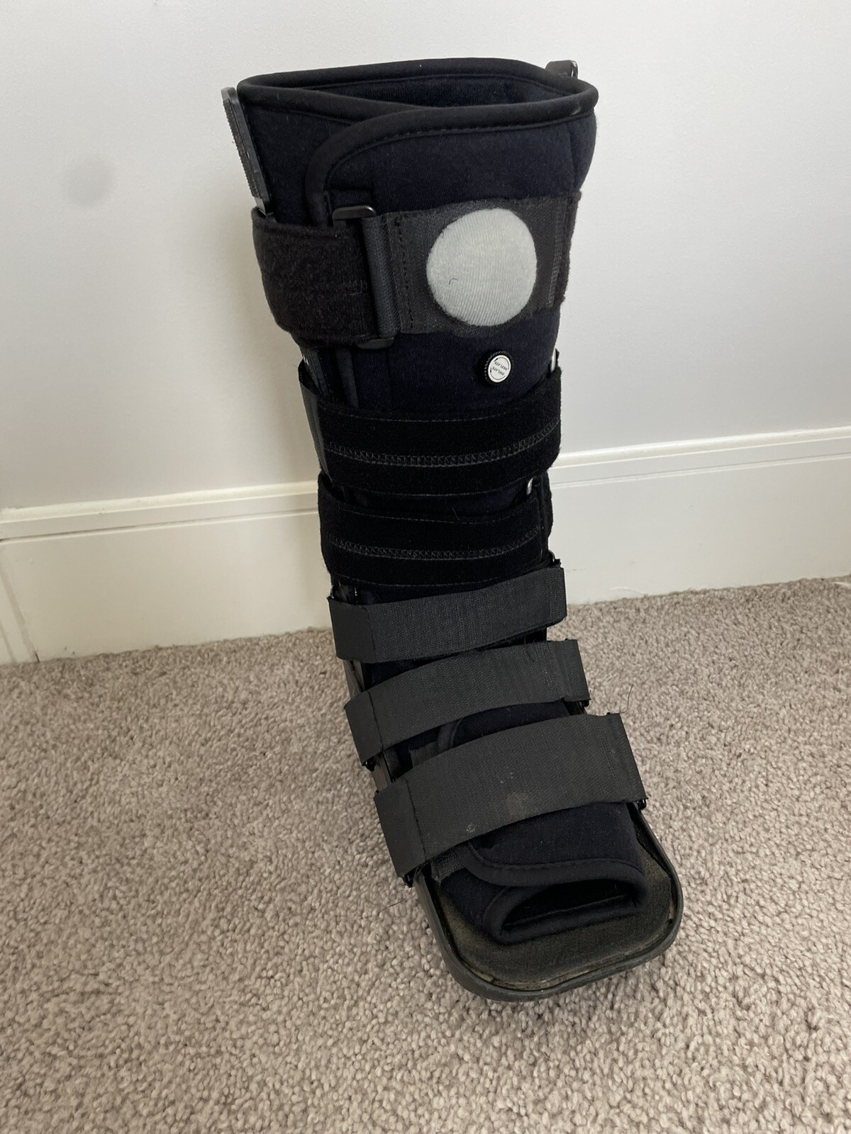 MAXTRAX Orthopedic Walking Boot / Brace Size M – Ankle Foot DJO, LLC