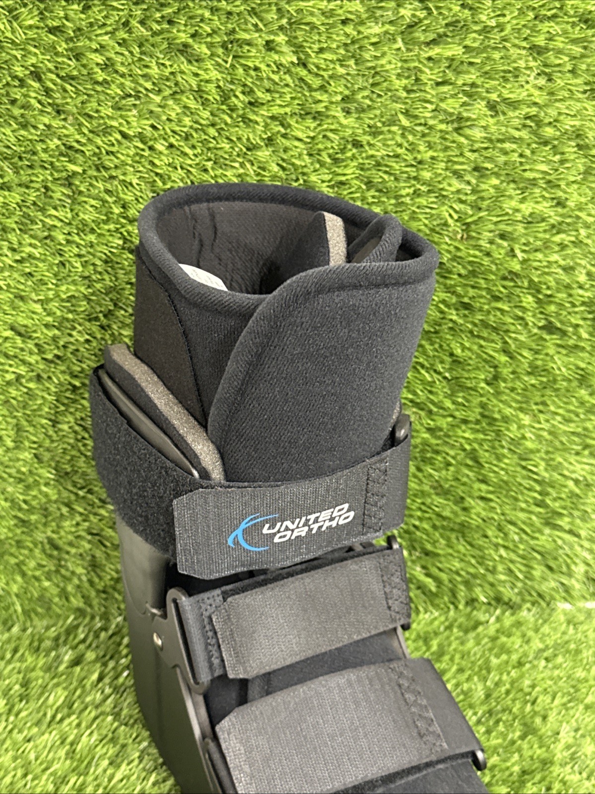 United Ortho USA14111 Short Air Cam Walker Fracture Boot, Small, Black