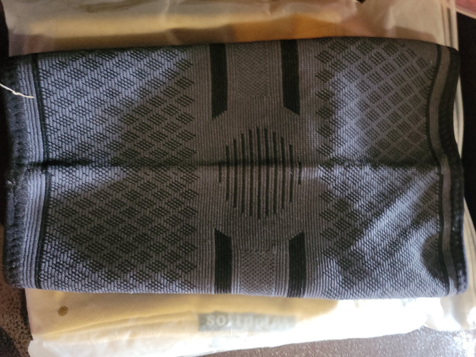 New Large Compression knee sleeve 11x7x.25