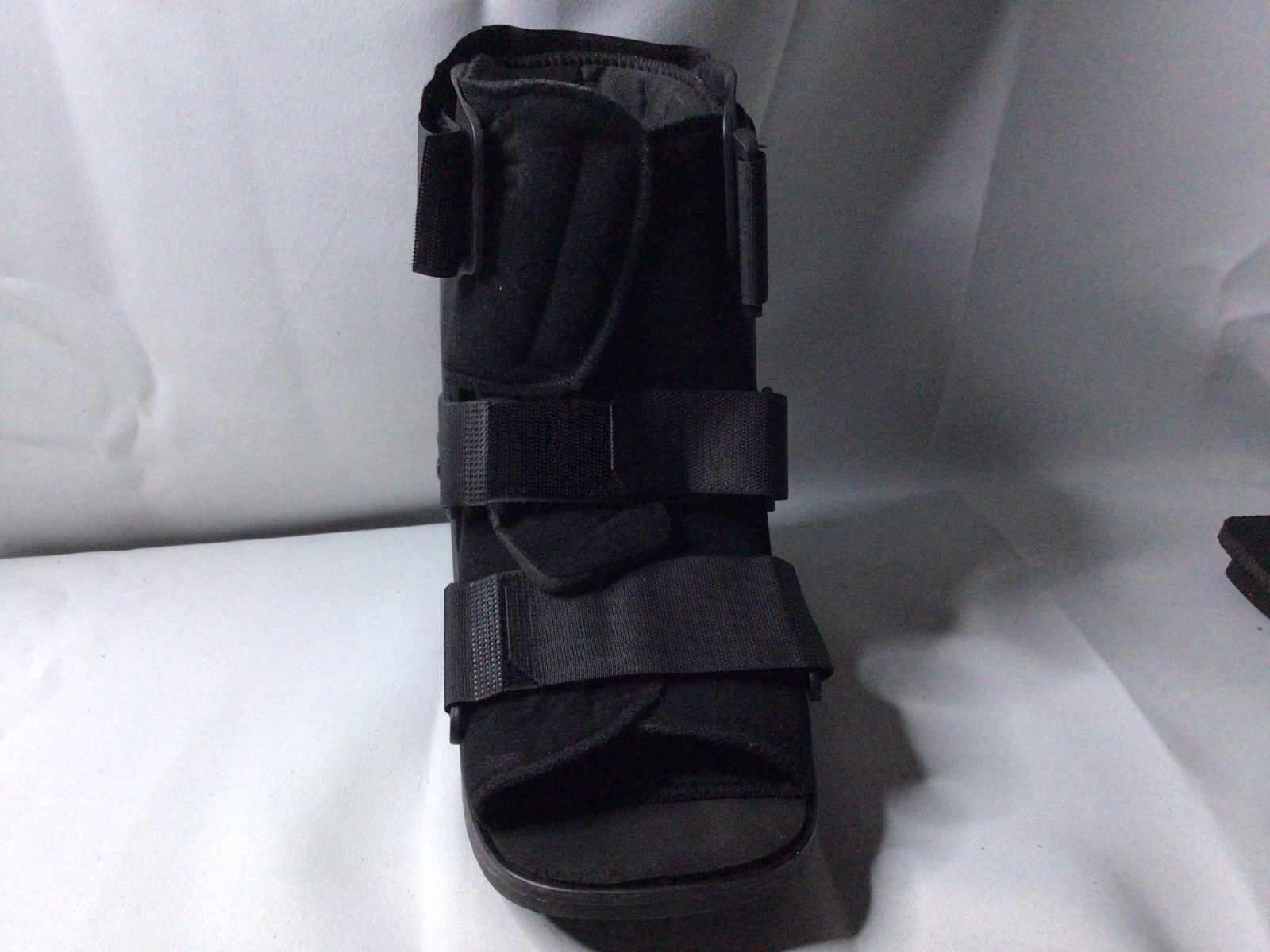 United Ortho USA14013 Short Cam Walker Fracture Boot, Small, Black