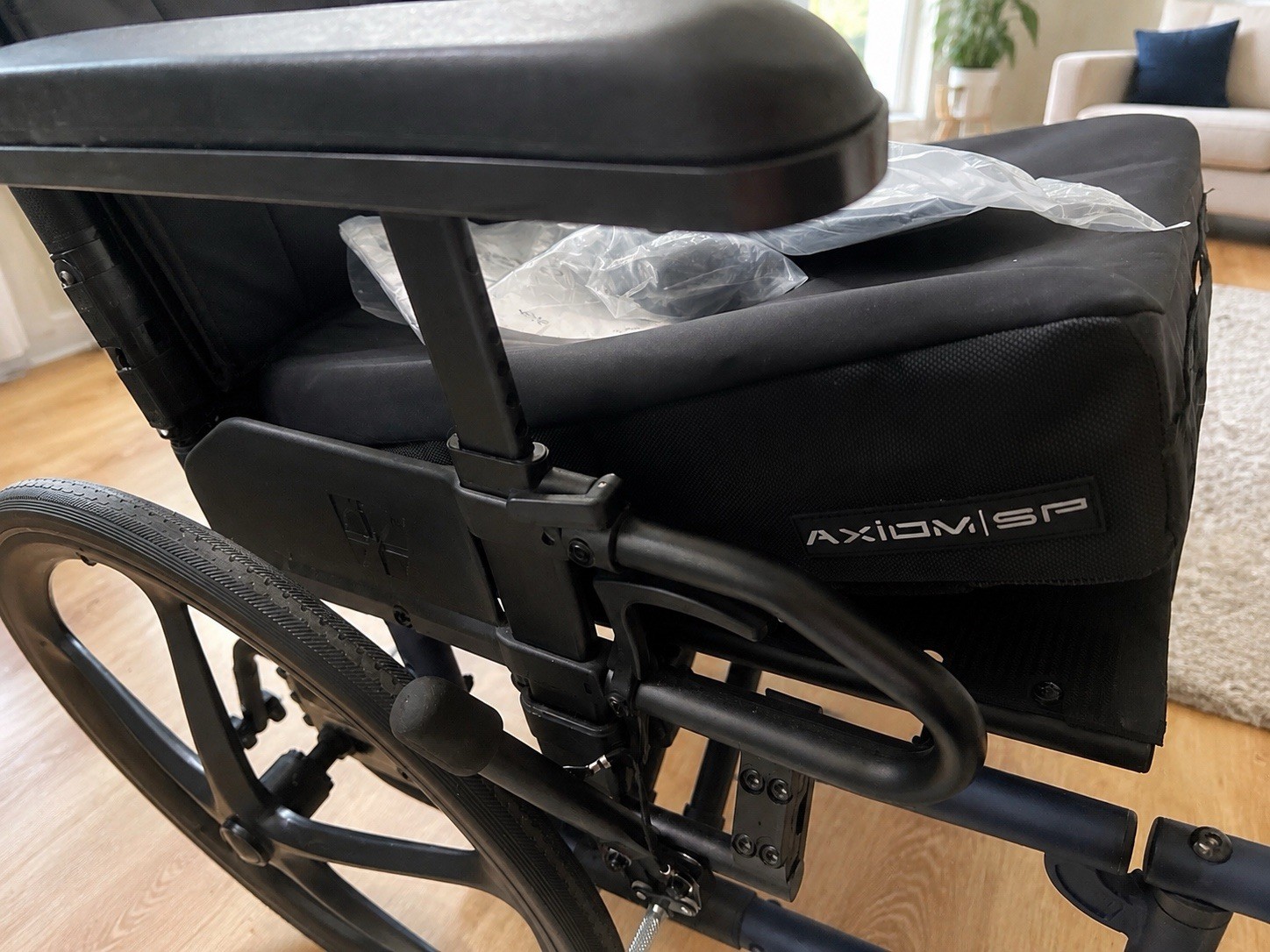 Catalyst 5 Wheel Chair Ultra Light Axiom SP Cushion & accessories .
