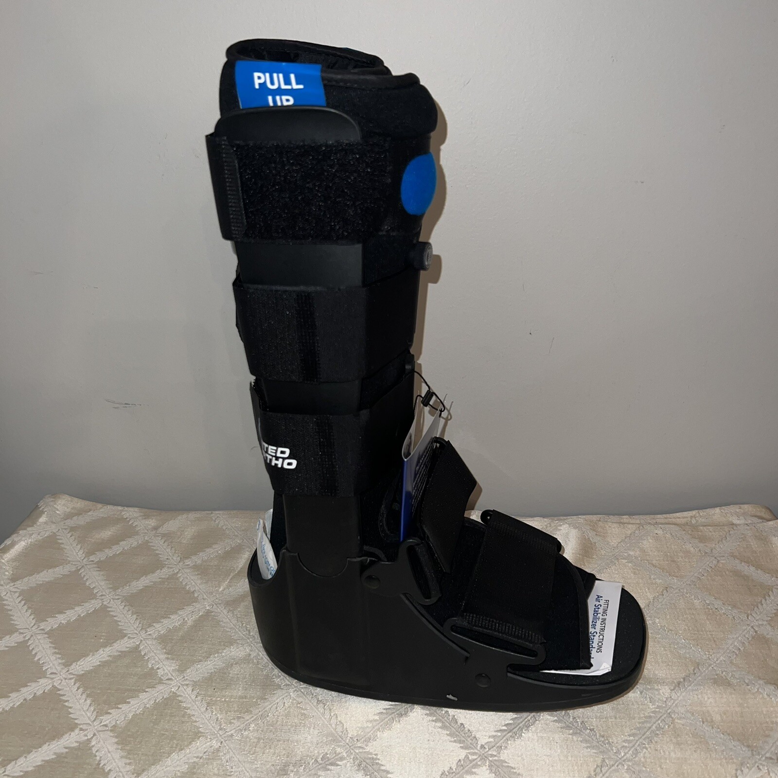 UNITED ORTHO Air Stabilizer Ankle Walker Fracture Boot ~ Size Small Unisex