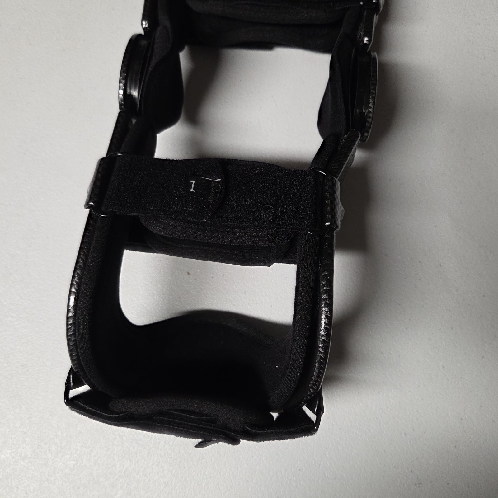 Cobra Dual OA Right Knee Brace Size Medium