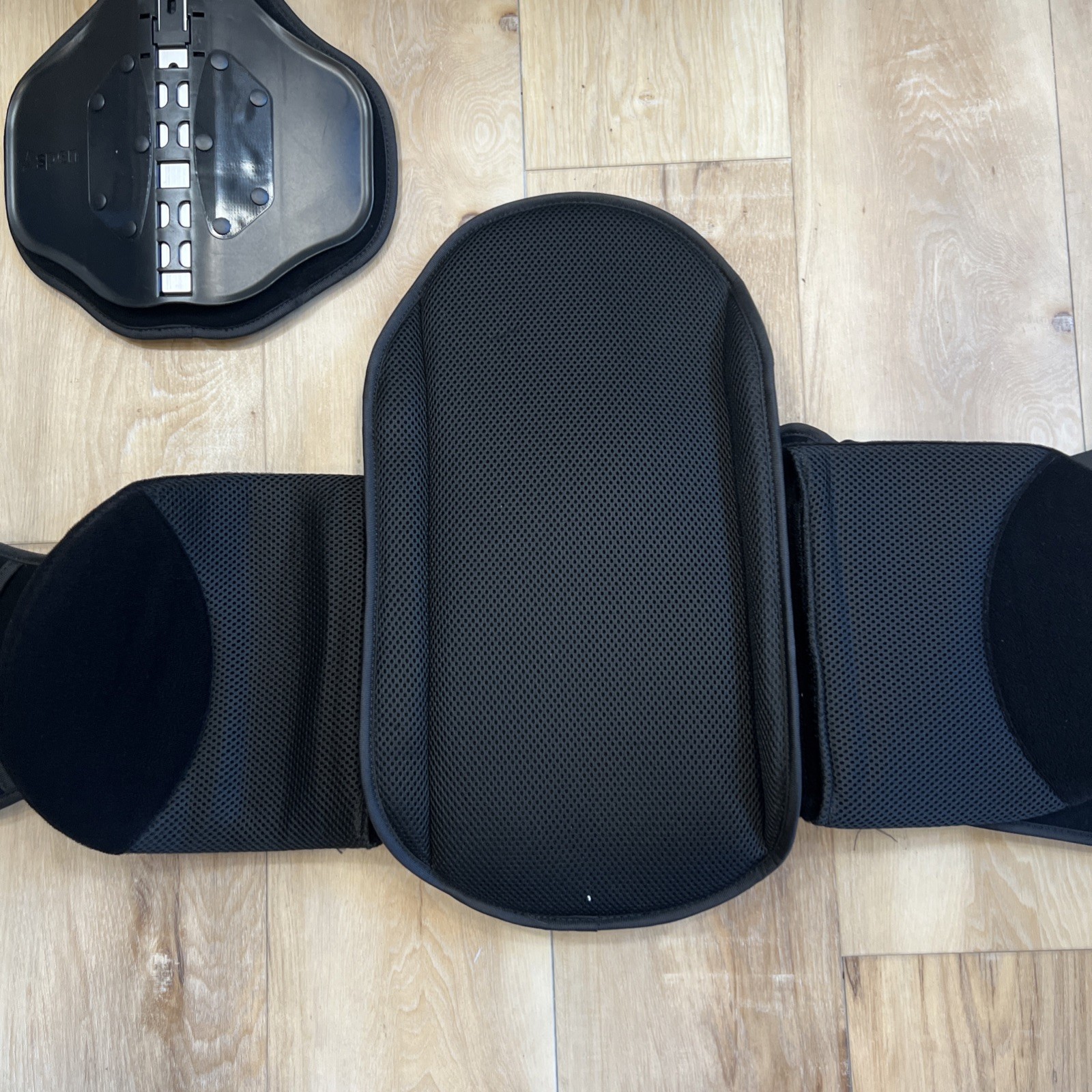 Aspen Acute Back Brace – Adjustable – One Size – Black