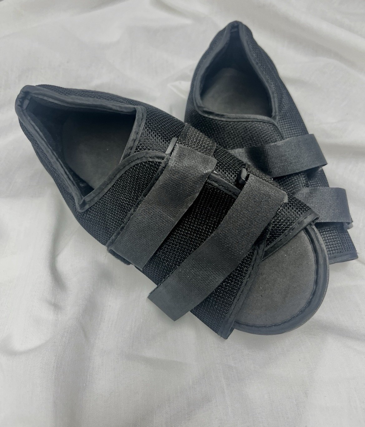 2 BREG Deluxe Post-op Shoe Women’s Medium (both Feet)