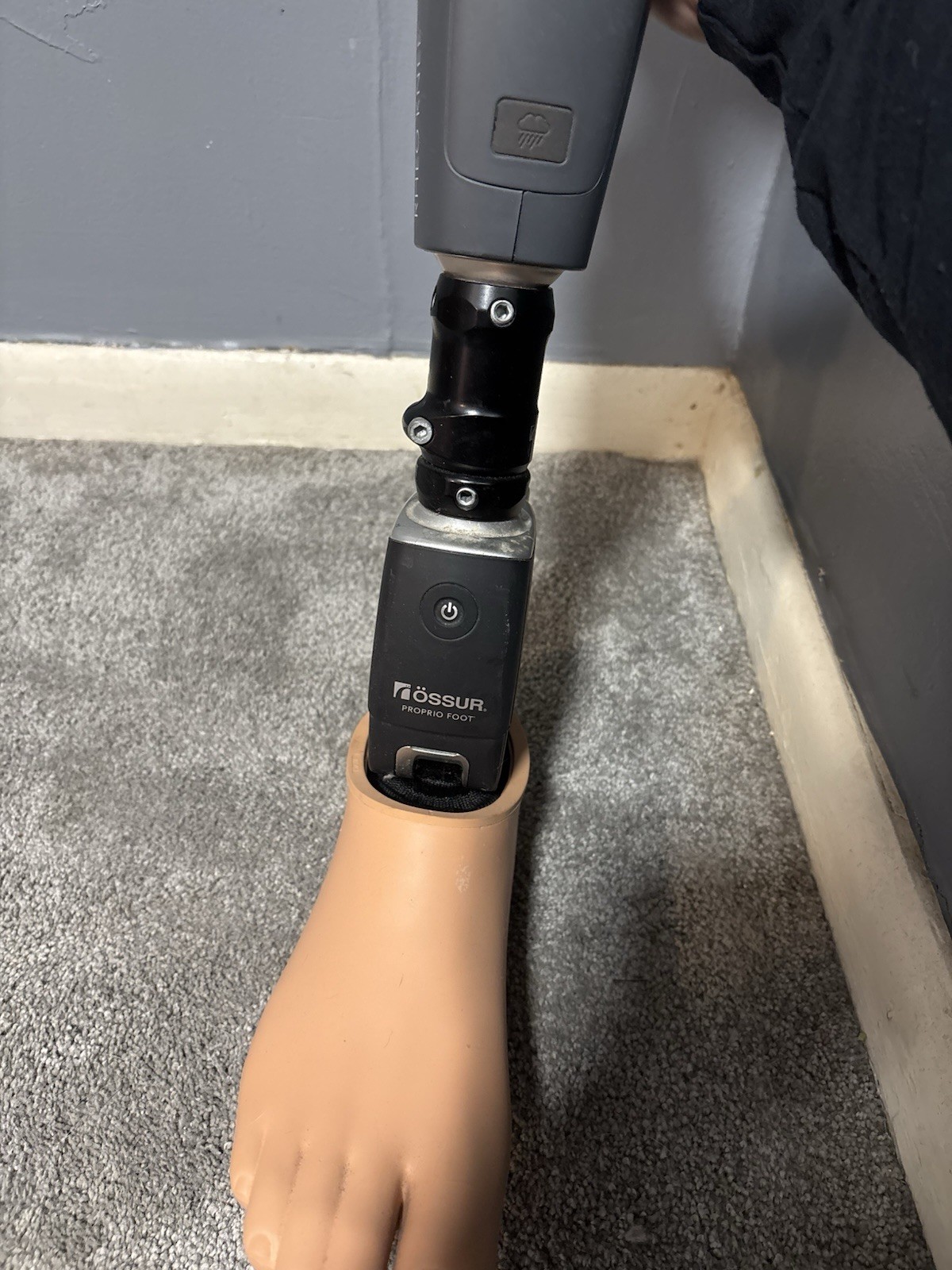 Ossur Rheo Prosthetic Knee with Upper and Lower Attachments Right Leg & Foot