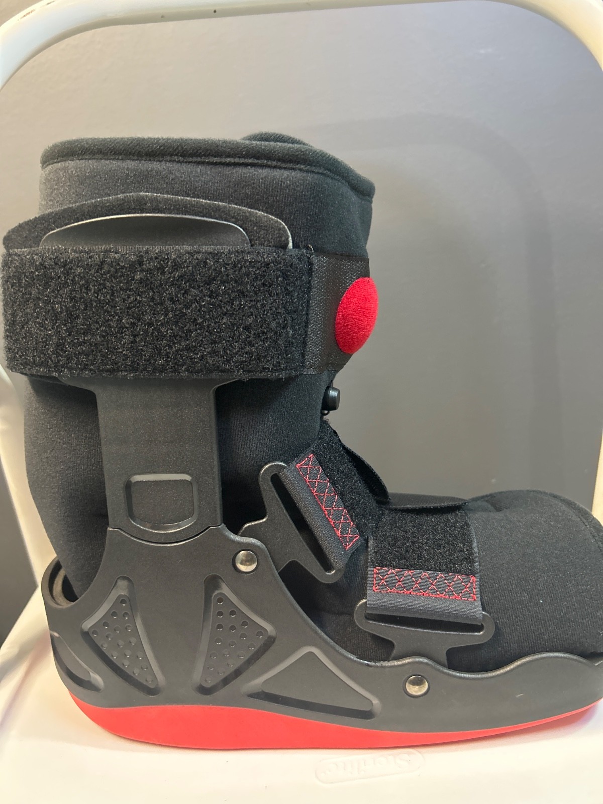 ProCare XcelTrax Air Ankle Walker Brace/Walking Universal Boot Medium 79-95525