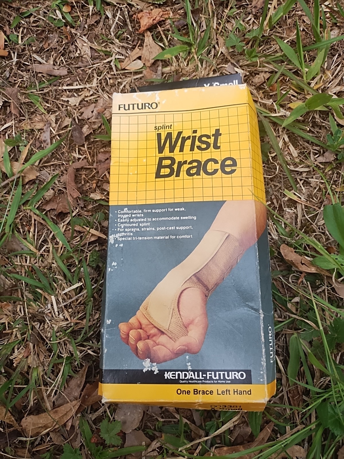 Futuro Wrist Splint, Left Hand X-Small 8″ Foam w/Aluminum Stay 003381