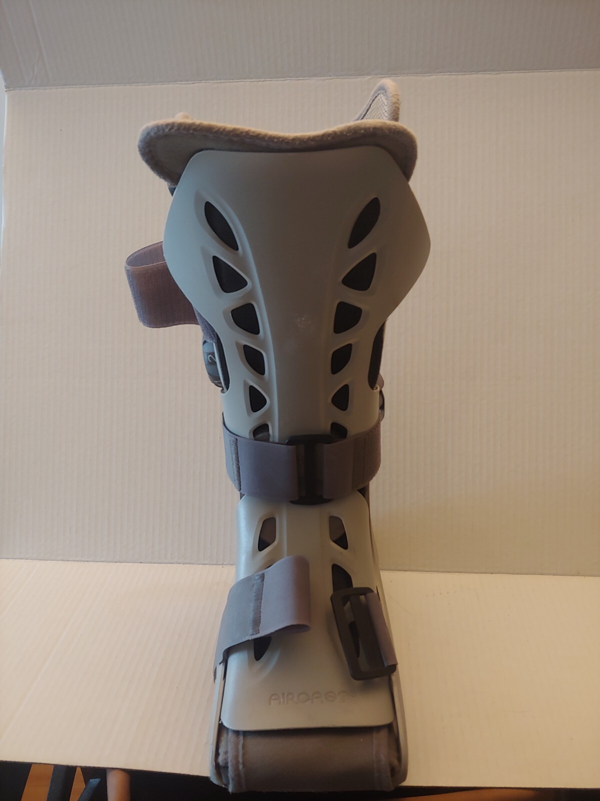 Aircast Brace Walking Boot Medium Softstrike Inflatable Foot Ankle Sport Injury