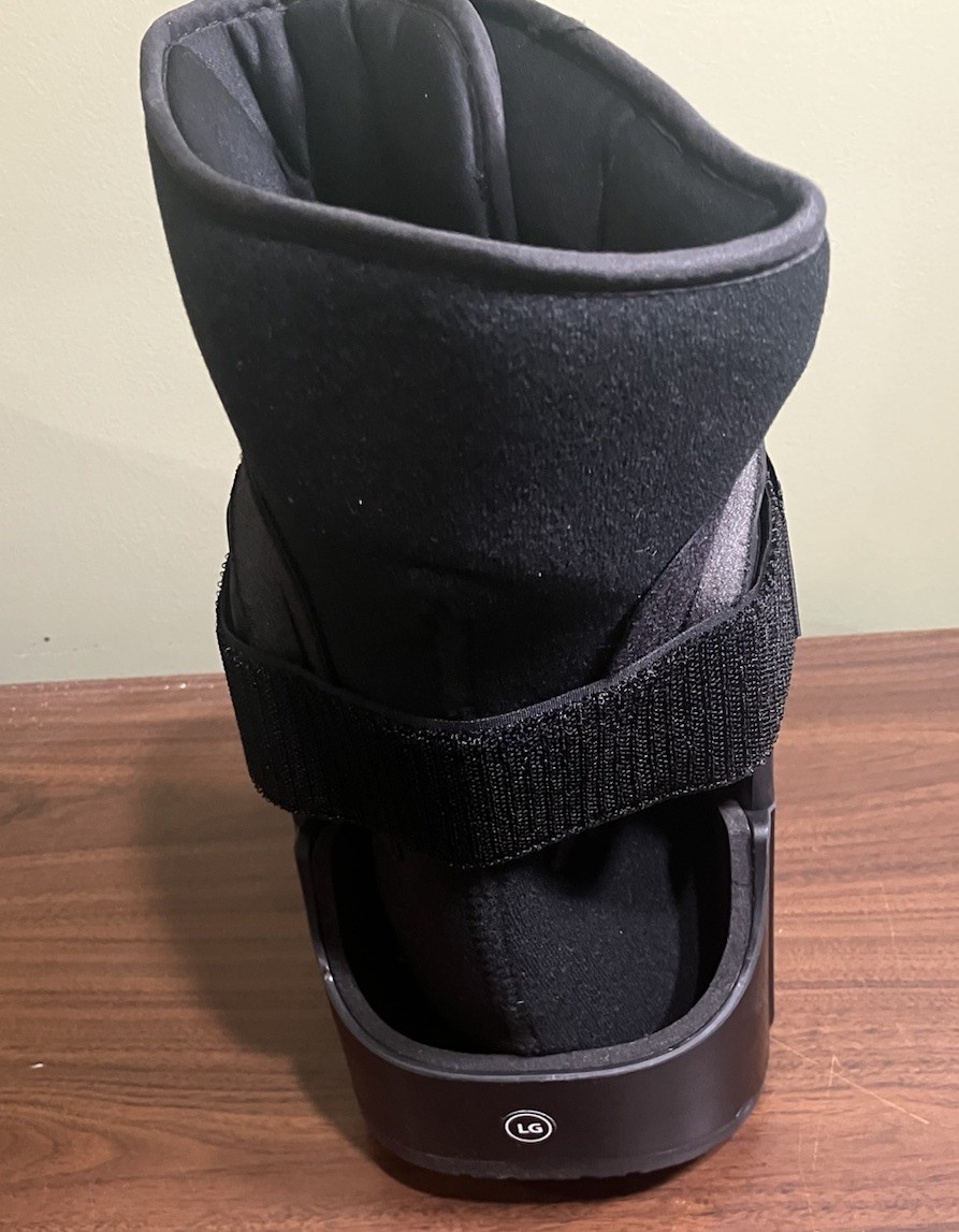 New United Ortho air Walker Fracture Medical Boot size LG