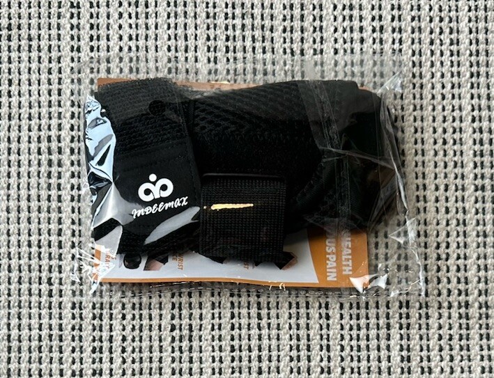 INDEEMAX Unisex Black Adjustable One Piece Wrist Brace Carpel Tunnel Arthritis