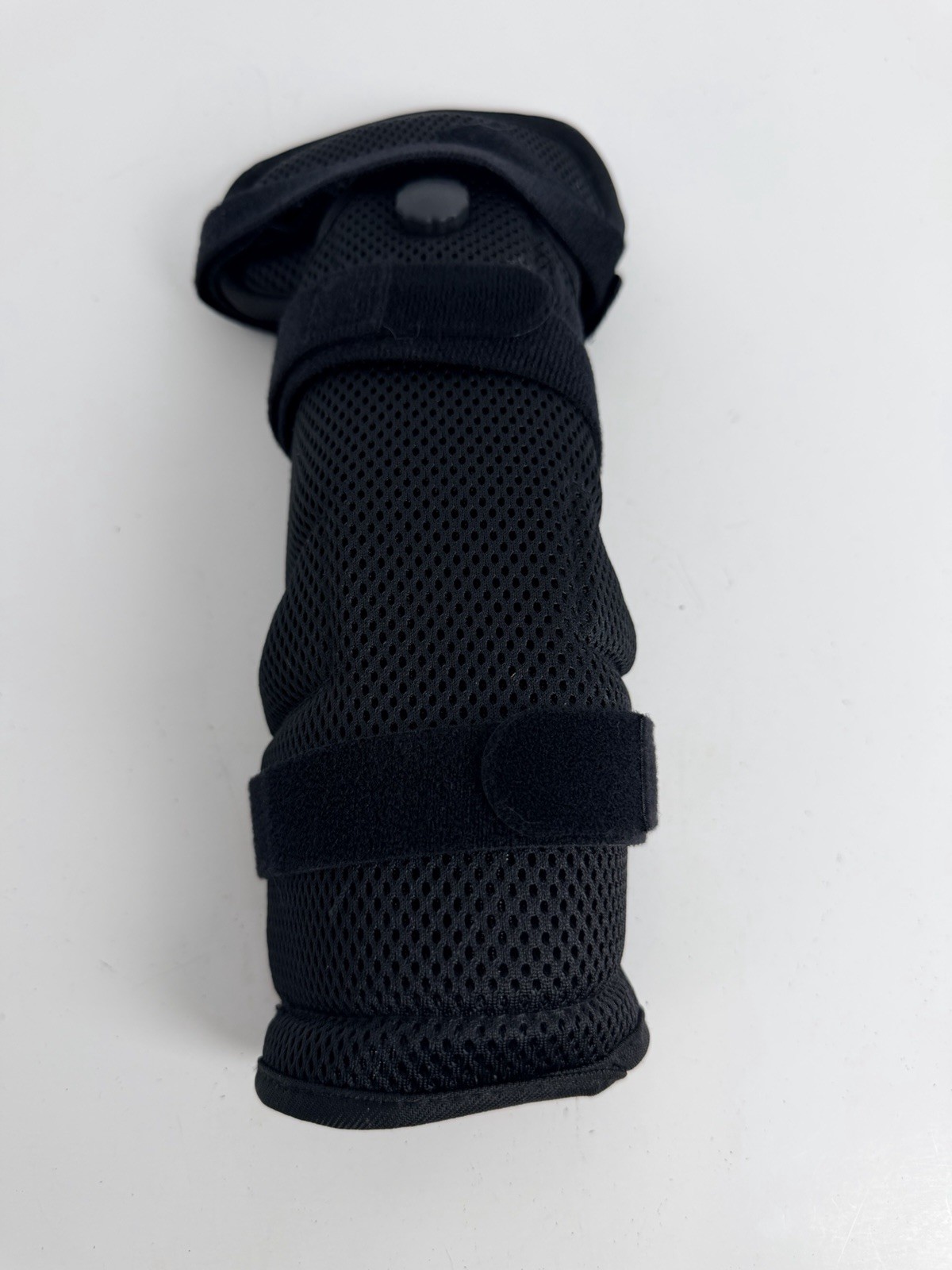 ISO Preferred Wrist Splint Adjustable Stabilizer Universal Black Mesh Fabric