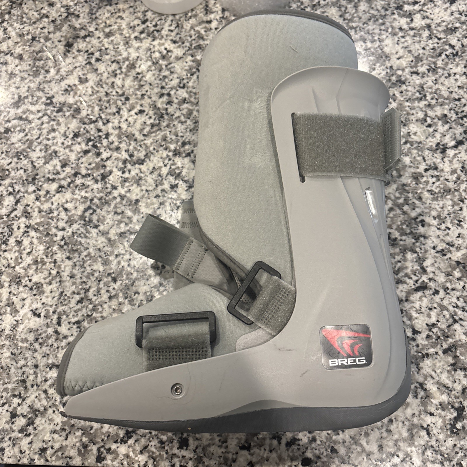 BREG Adjustable Injury ANKLE Brace / Walking Boot W/ Comfort Air Pump SZ M 7-9