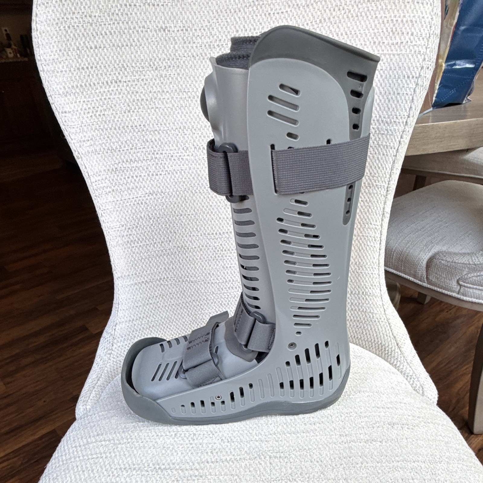 Össur Rebound Adjustable Gray Walking Boot Immobilizer Brace Size M