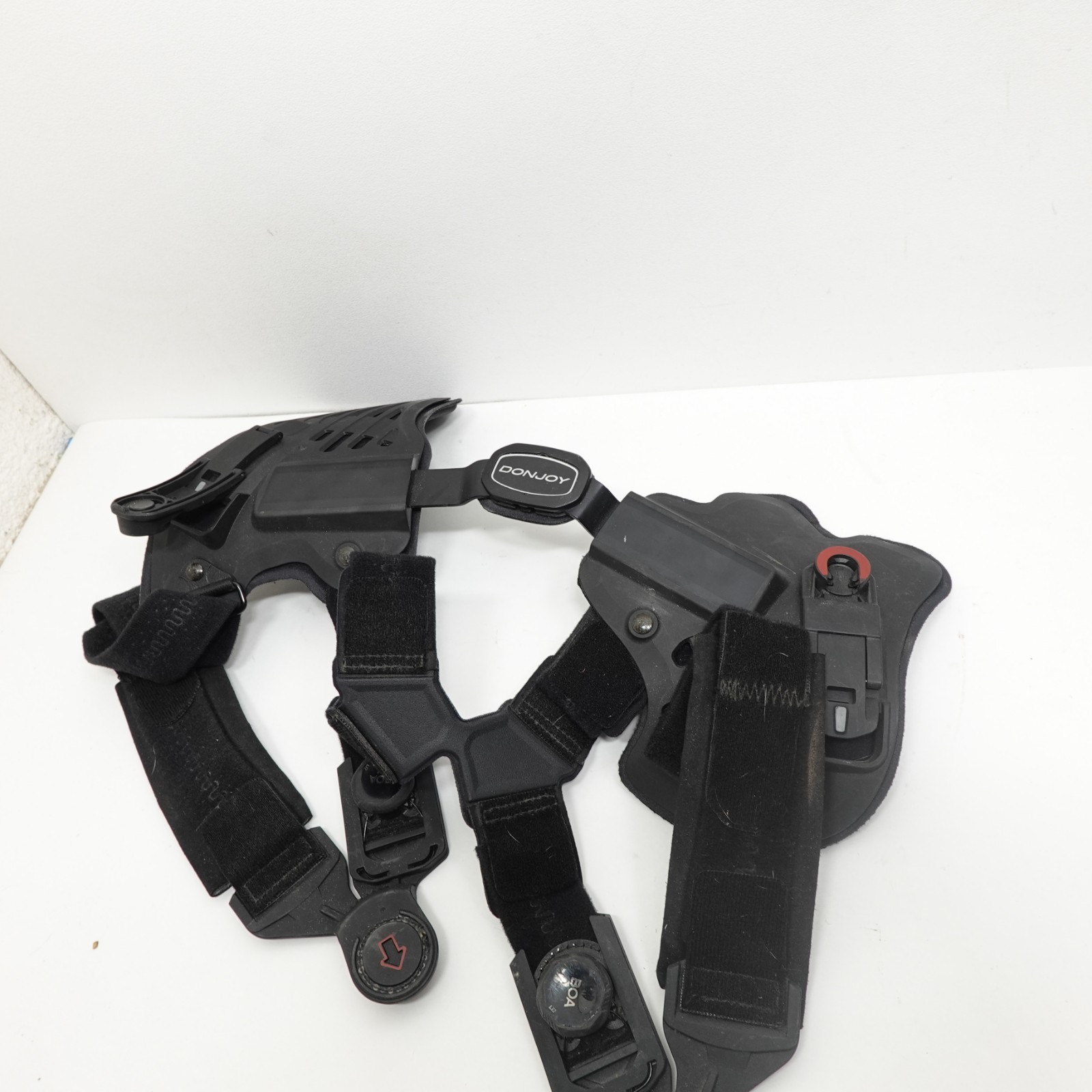 DonJoy ROAM OA Unloader Knee Brace BOA Fit Dial System Size Medium Right / Left