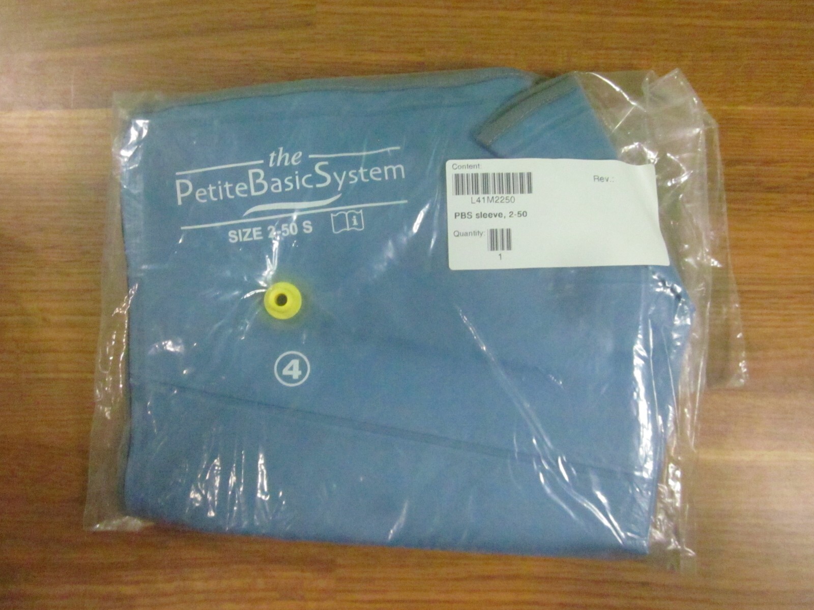 The petite basic system 4 Chamber Compression Leg Sleeve Small L41M2250-OPEN BOX