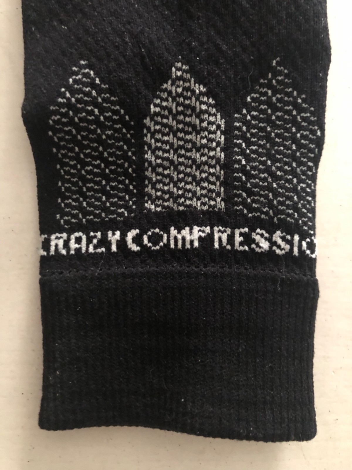 crazy compression brand womens standard sleeves pair of black pink floral VGUC