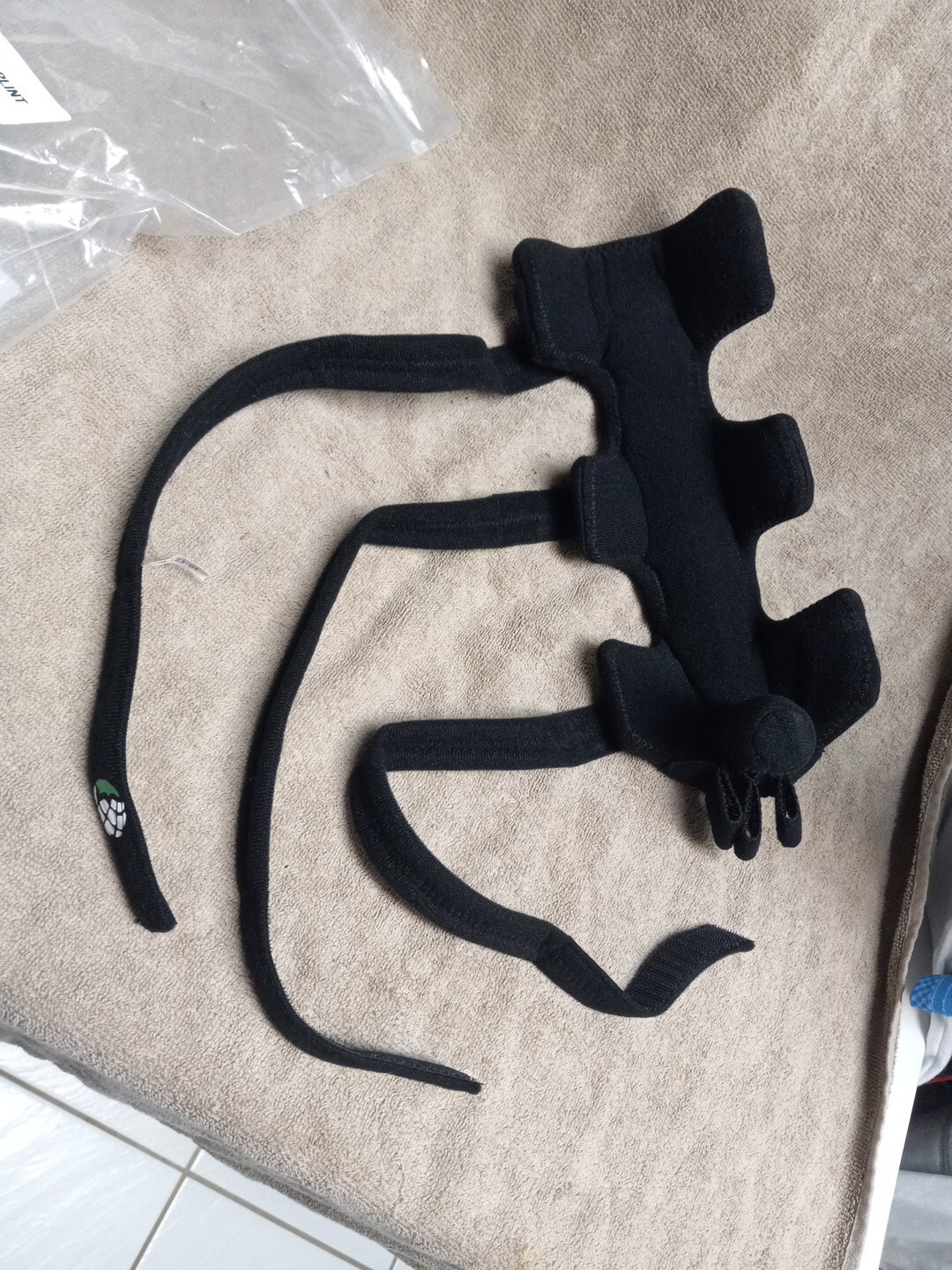 1x Comfortland Medical Endeavor Universal HAND/WRIST SPLINT Hand Grip 4100-E