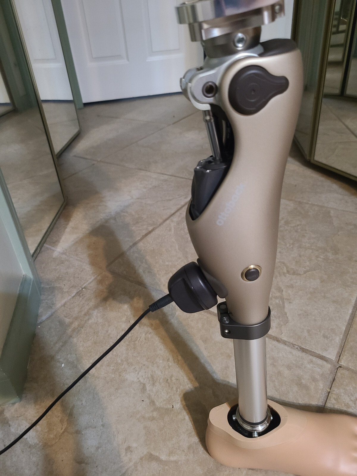 2021 Otto Bock Microprocessor knee 3C60 WITH foot shell and charger