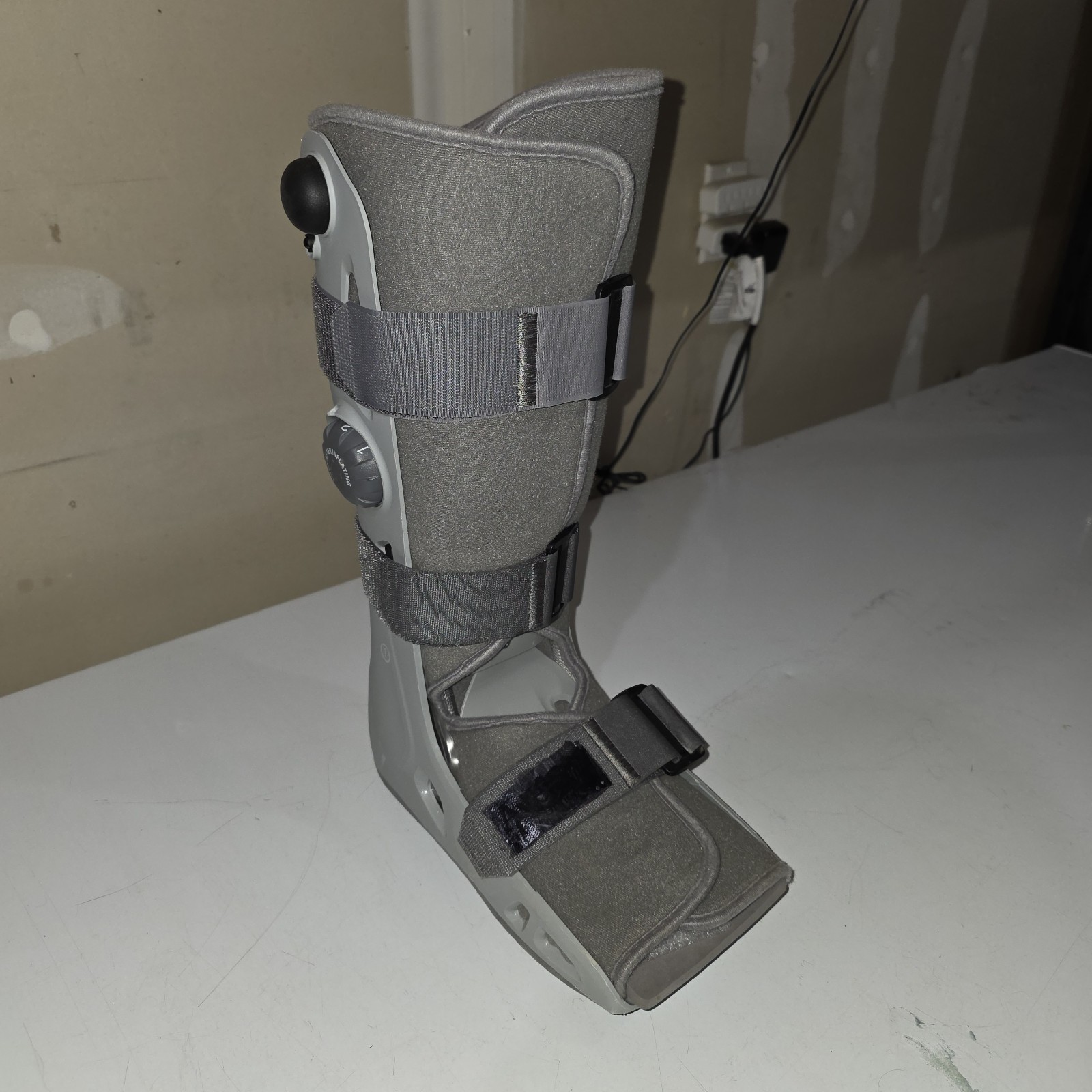 AirCast Soft Strike Walking Pneumatic Pump Boot Walking Cast Size Large 15″ Tall