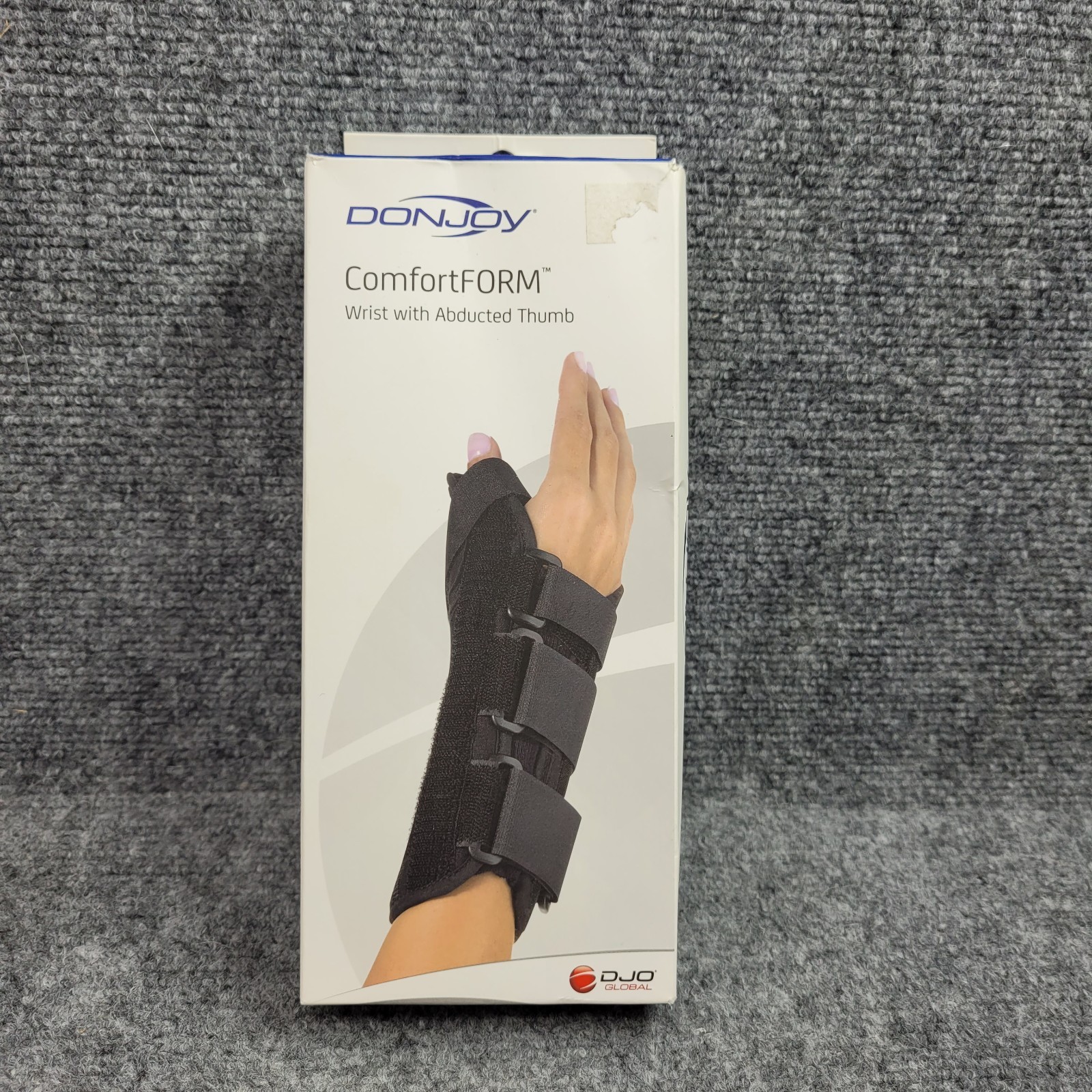 DonJoy ComfortForm Wrist Support Brace / Medium / Right Hand