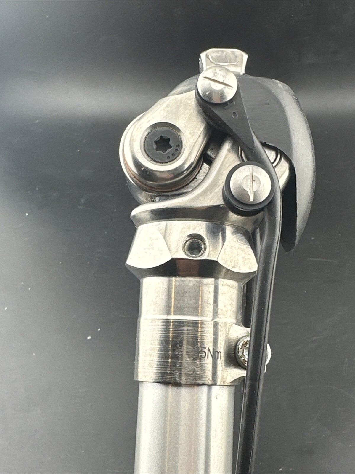 Hosmer Single Axis Prosthetic Knee With Pylon. Total Ht 42.5cm